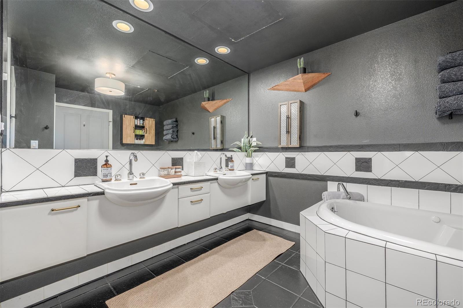 1499 Blake Street Unit: 4F
