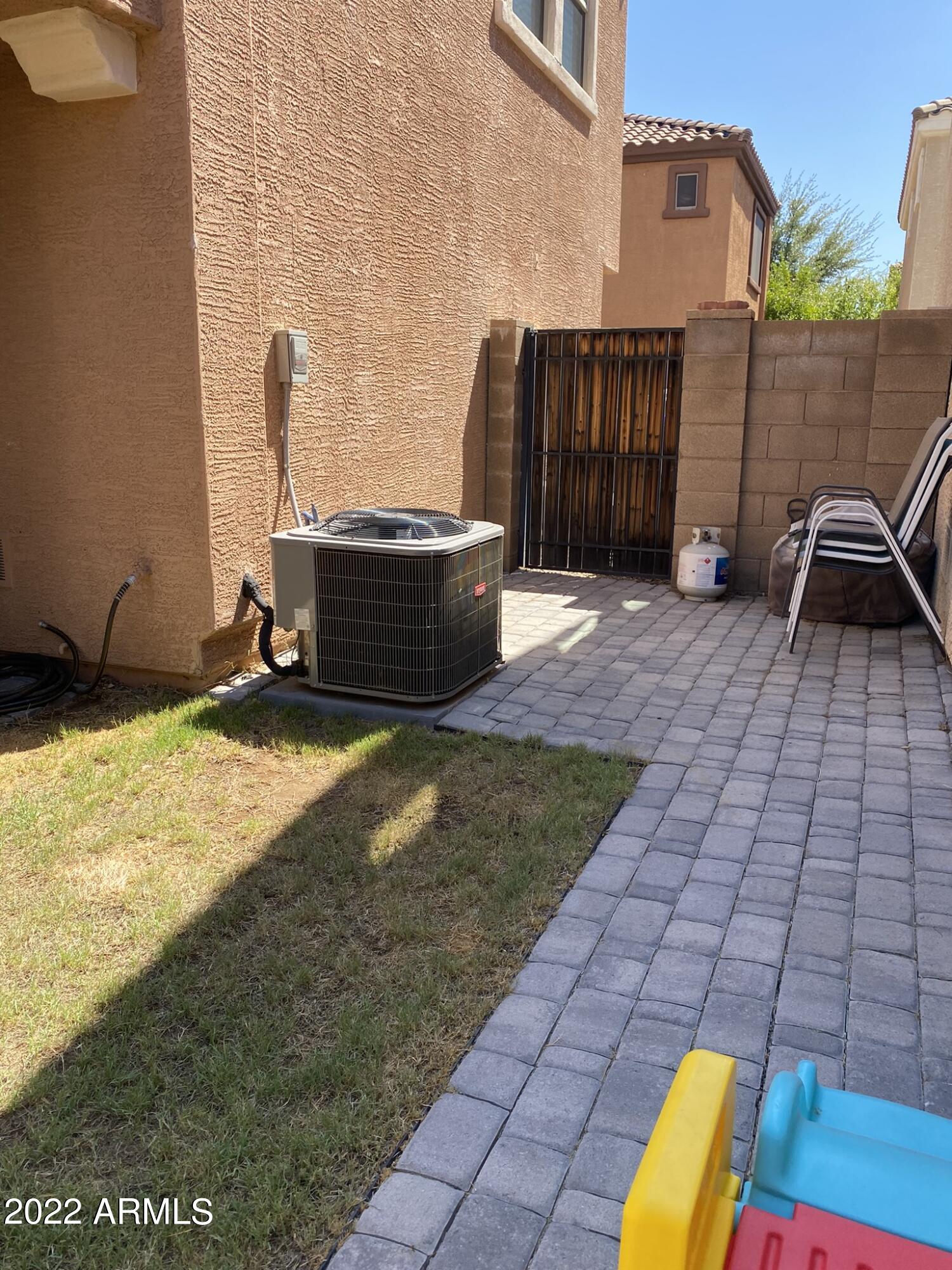 2983 E HARRISON Street