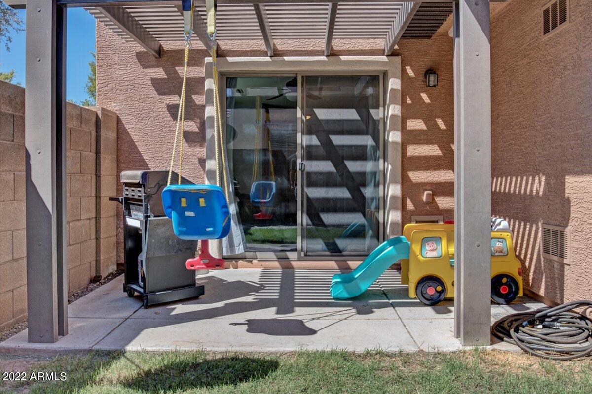 2983 E HARRISON Street