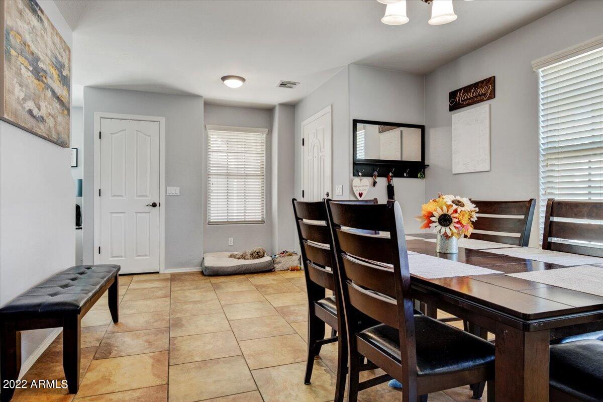 2983 E HARRISON Street