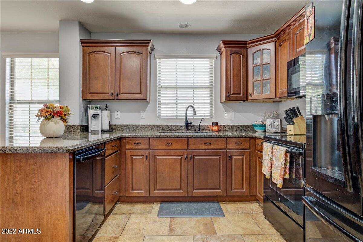 2983 E HARRISON Street