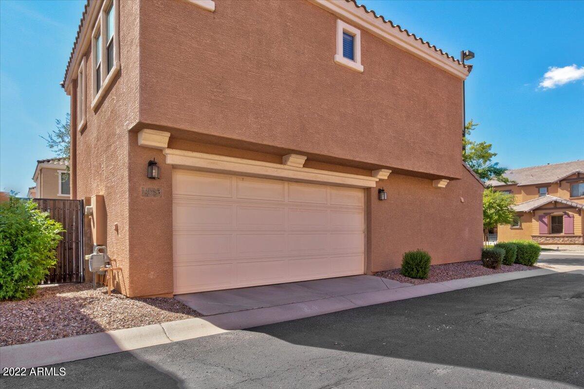 2983 E HARRISON Street