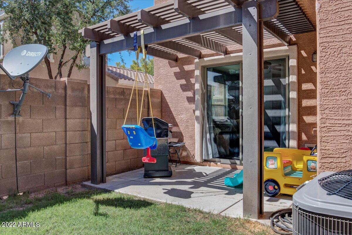 2983 E HARRISON Street