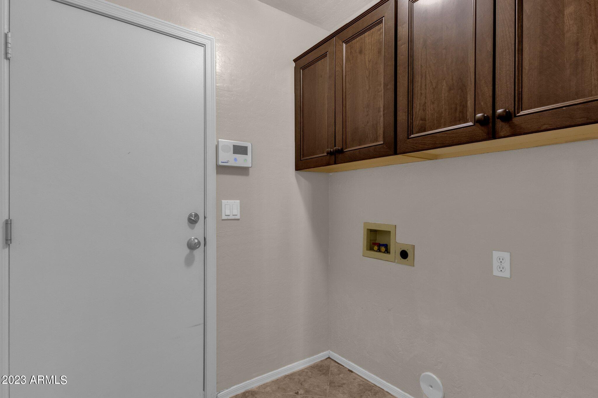 5019 E LA MIRADA Way