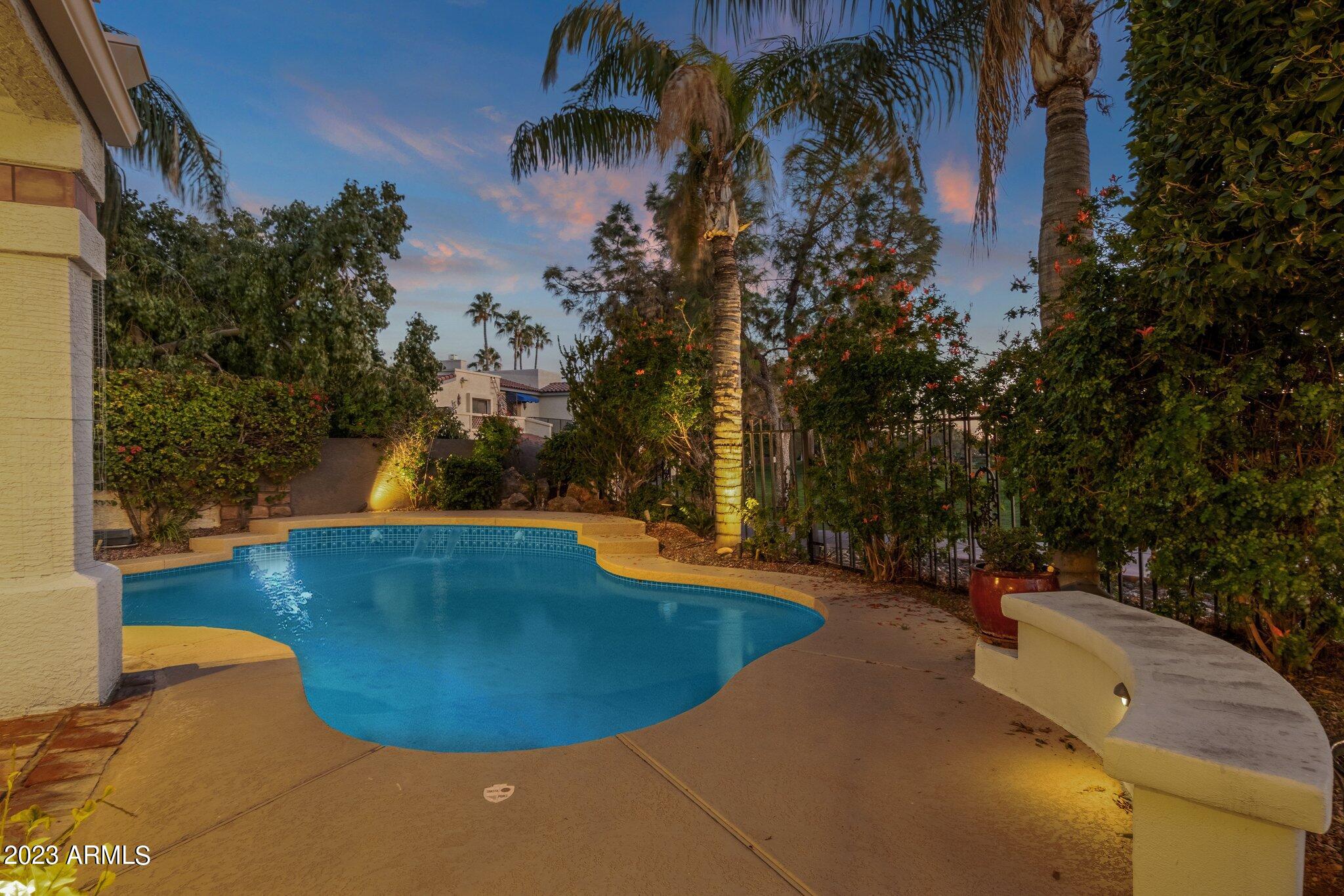 5019 E LA MIRADA Way