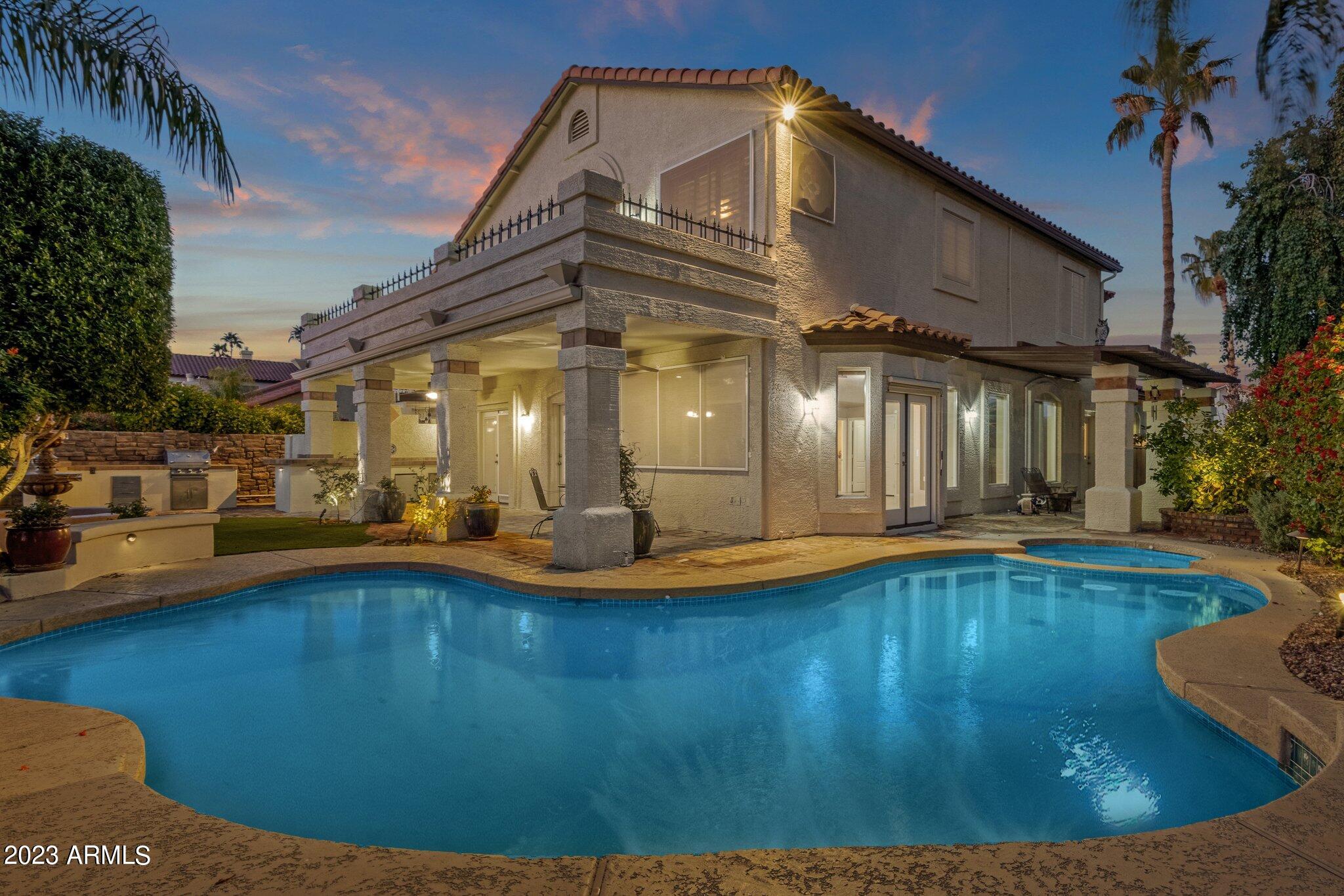 5019 E LA MIRADA Way