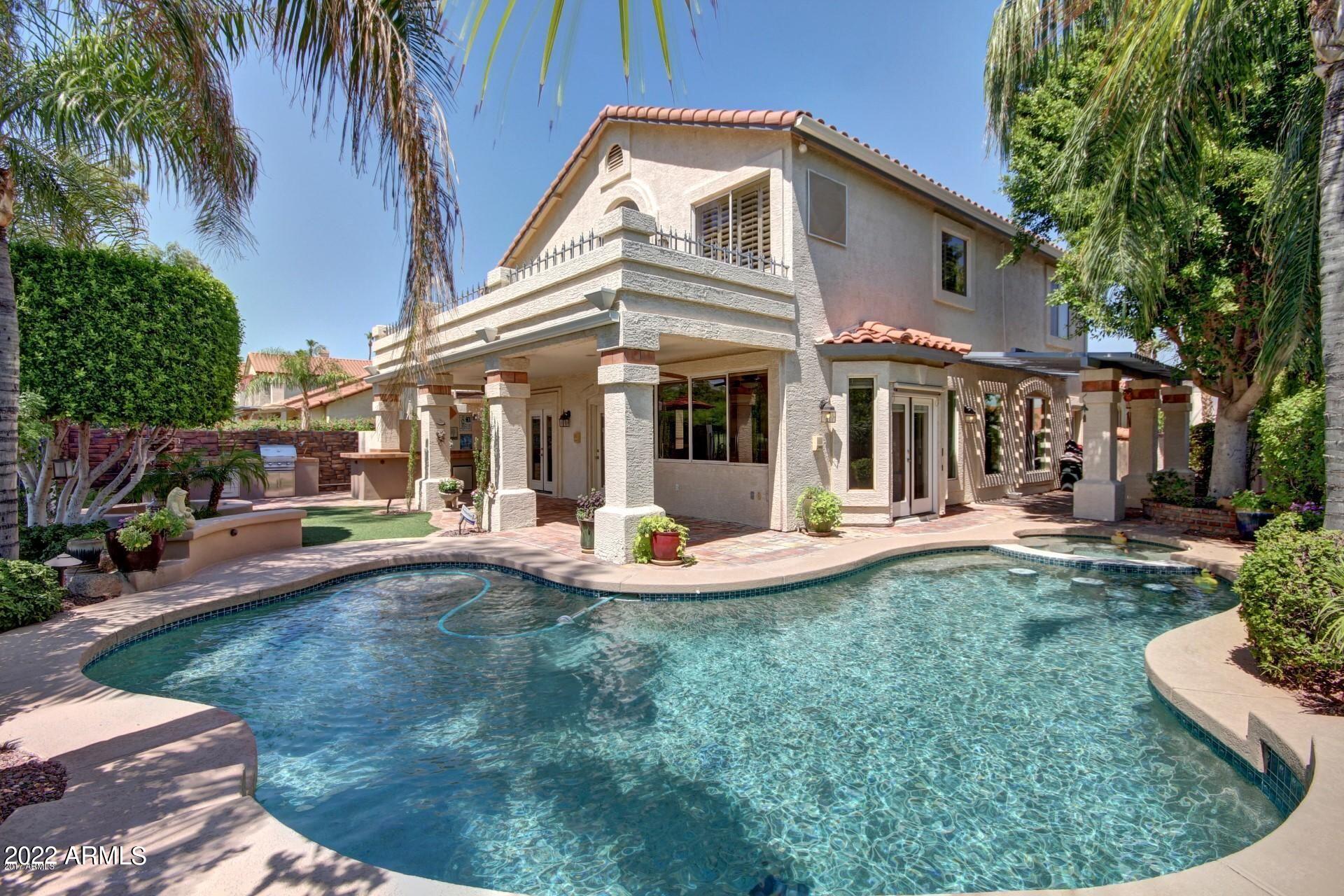 5019 E LA MIRADA Way