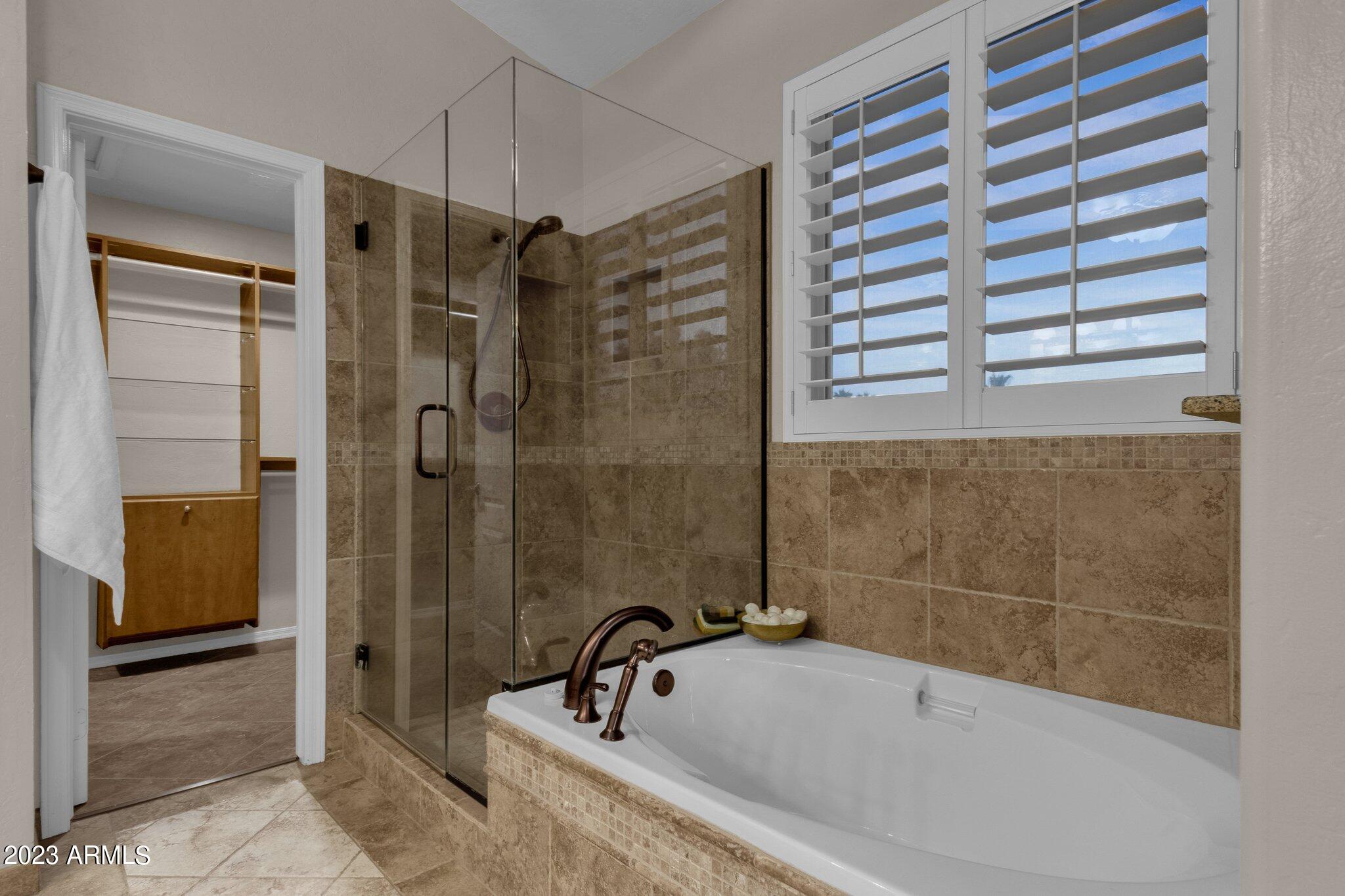 5019 E LA MIRADA Way