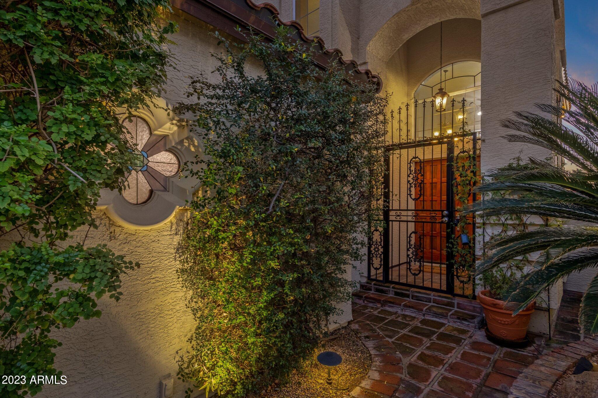 5019 E LA MIRADA Way