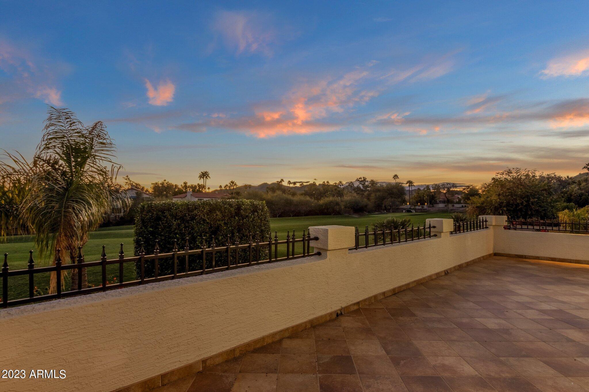 5019 E LA MIRADA Way