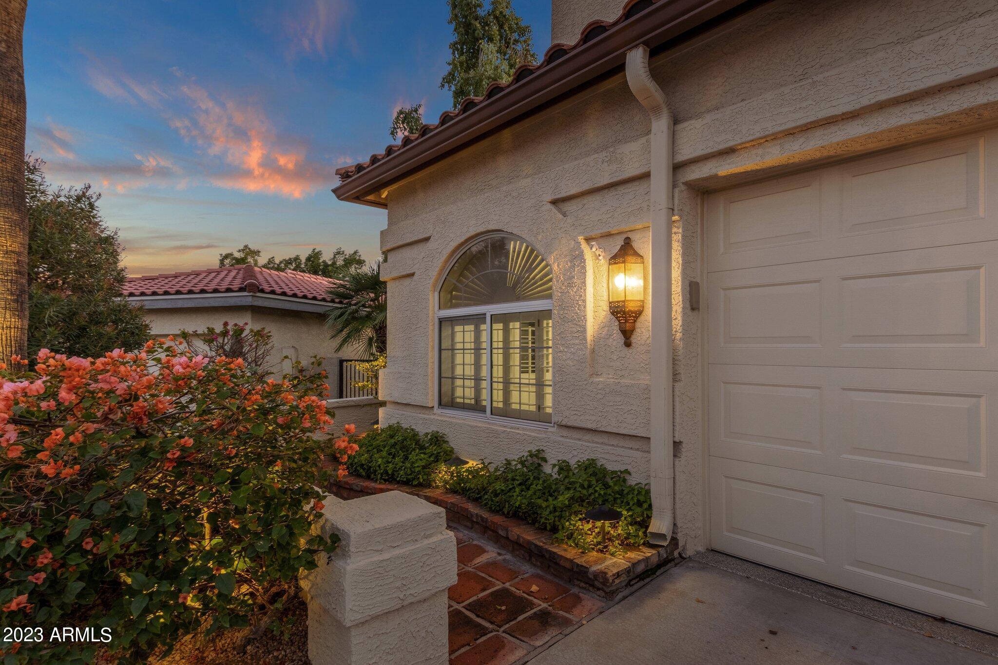 5019 E LA MIRADA Way