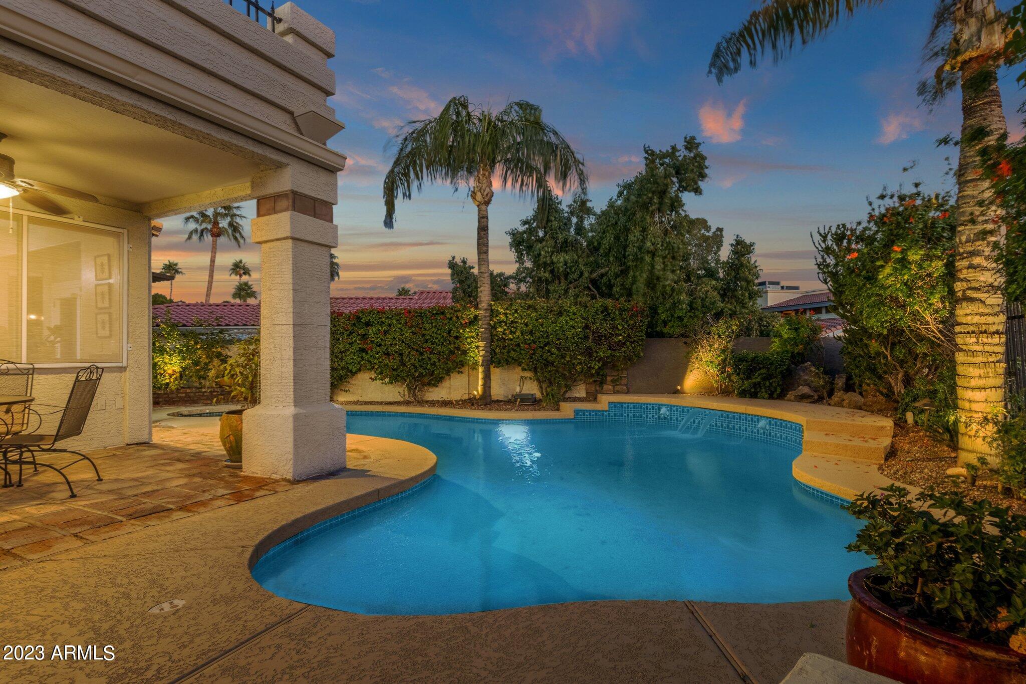 5019 E LA MIRADA Way