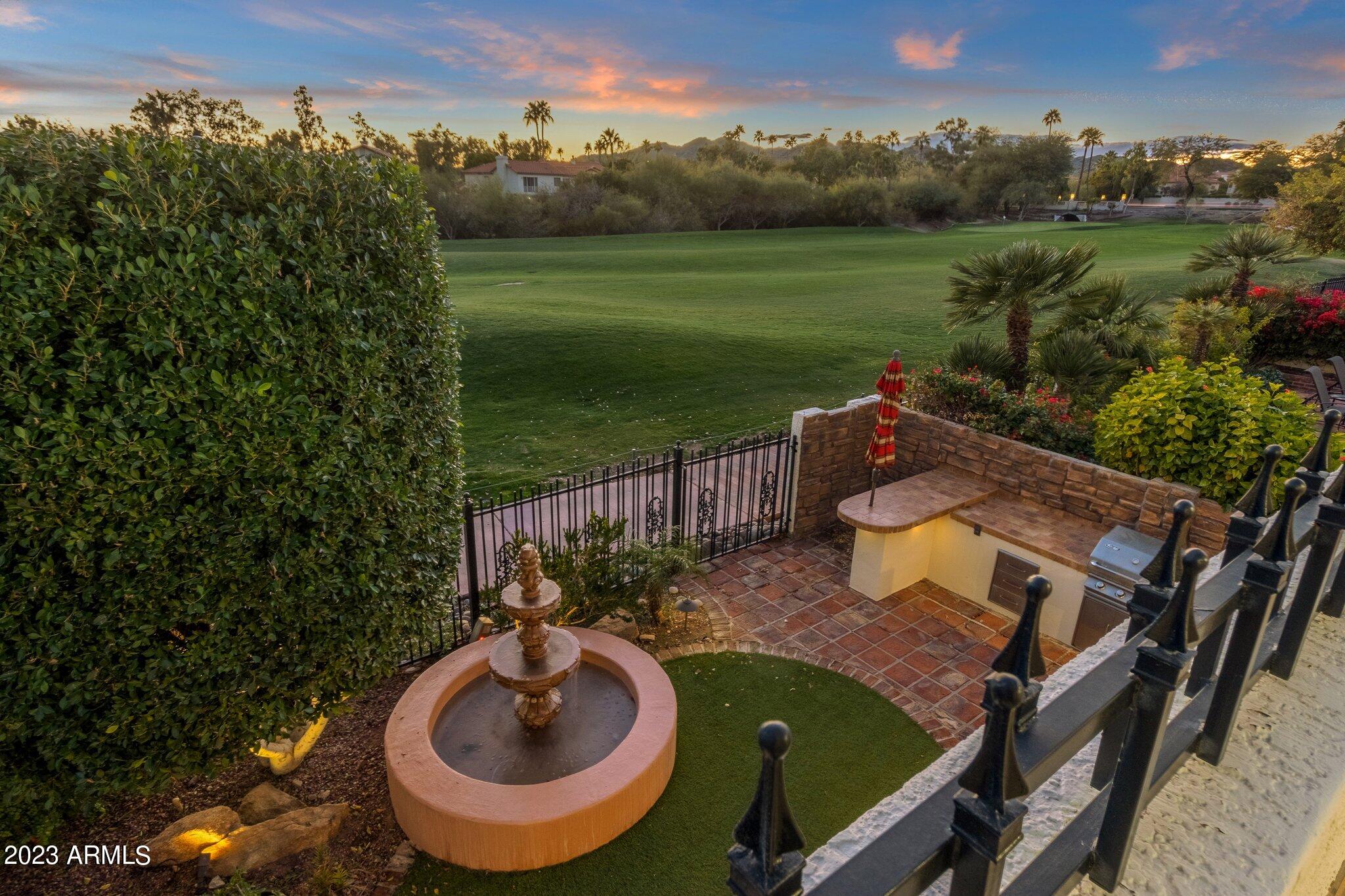 5019 E LA MIRADA Way