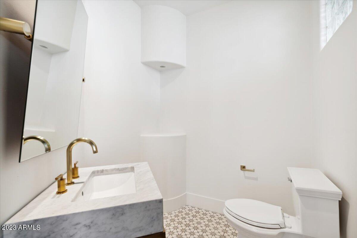 1225 E WARNER Road # 1