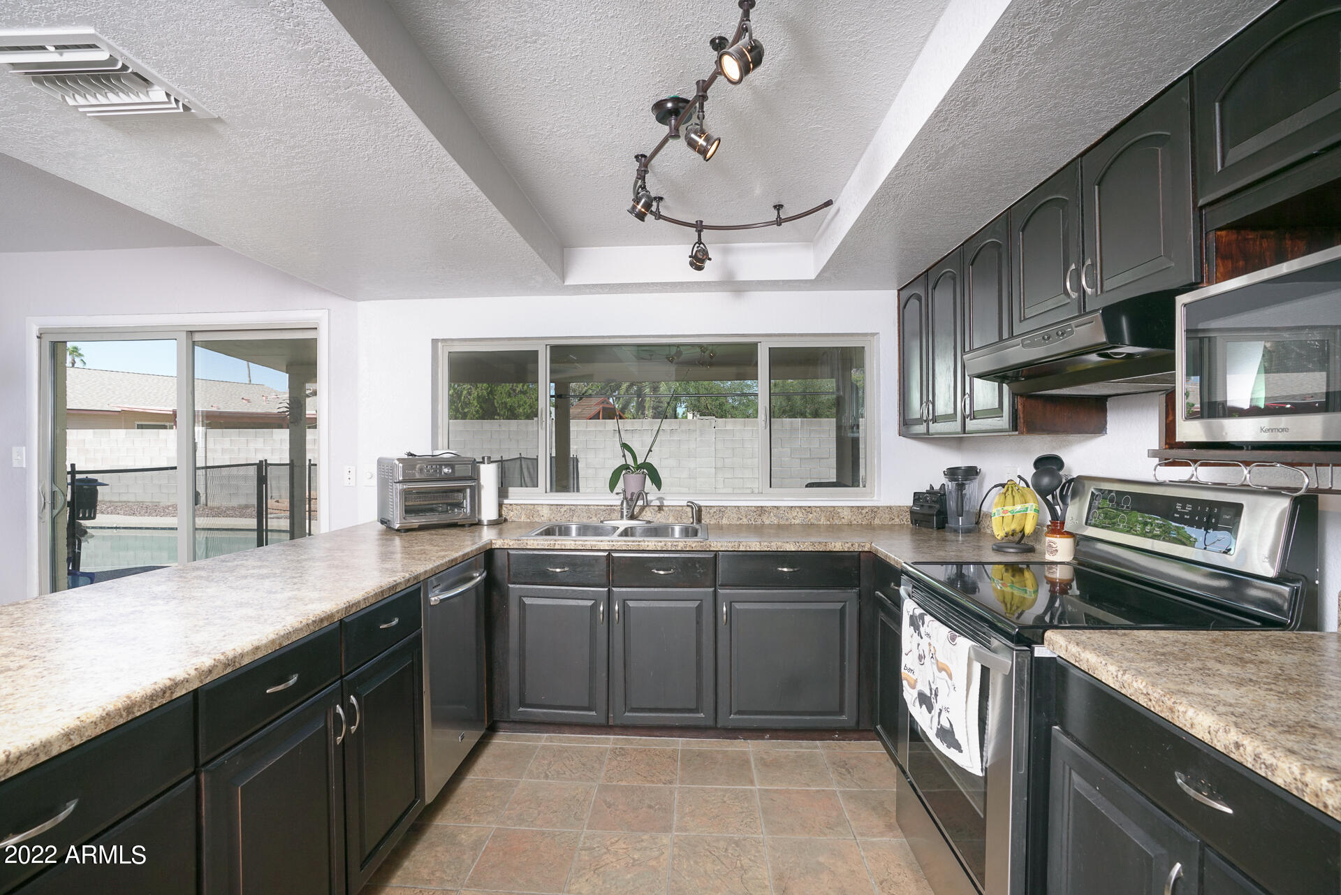 752 W LOS LAGOS VISTA Avenue