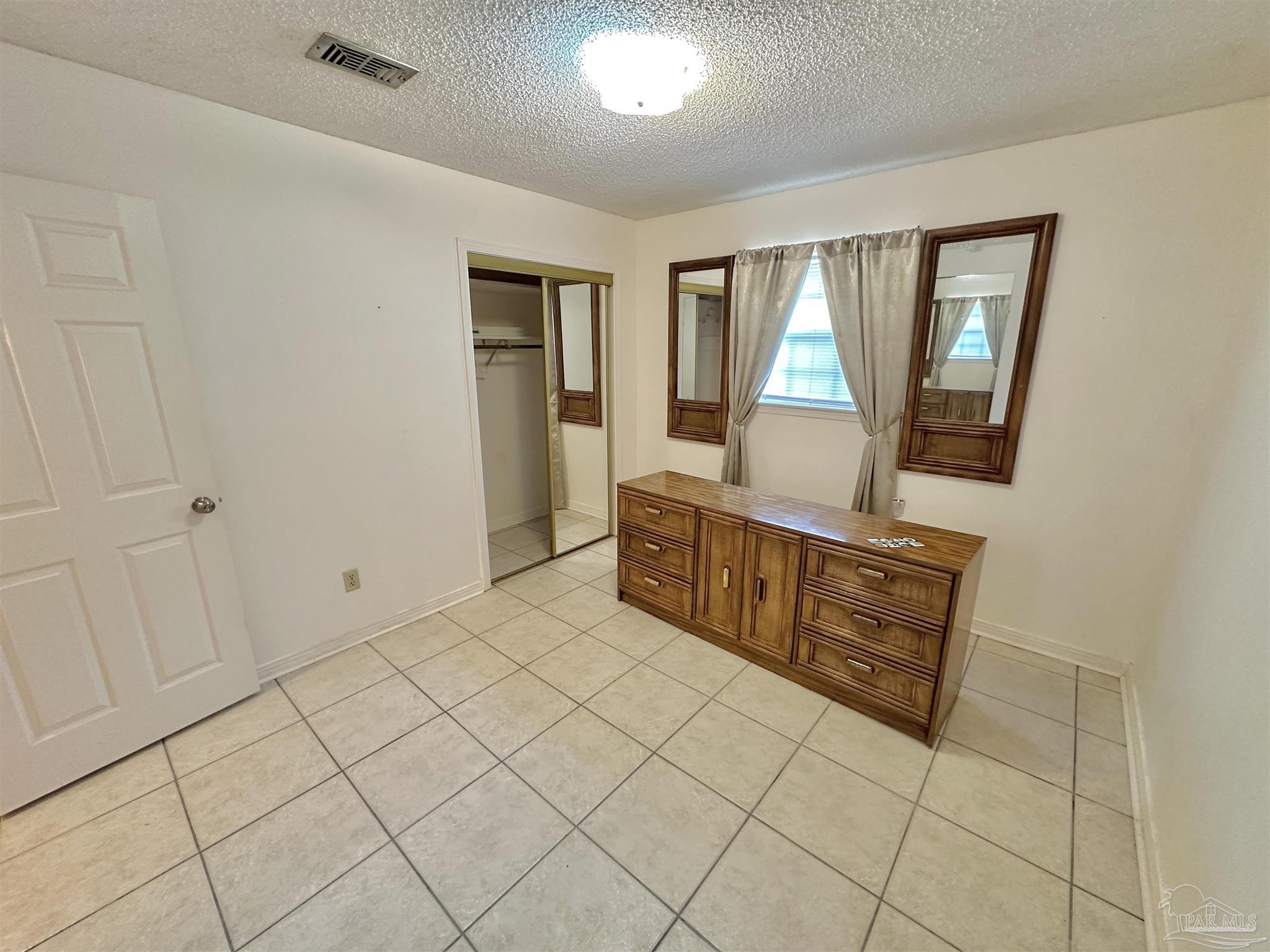 2704 Memphis Cir