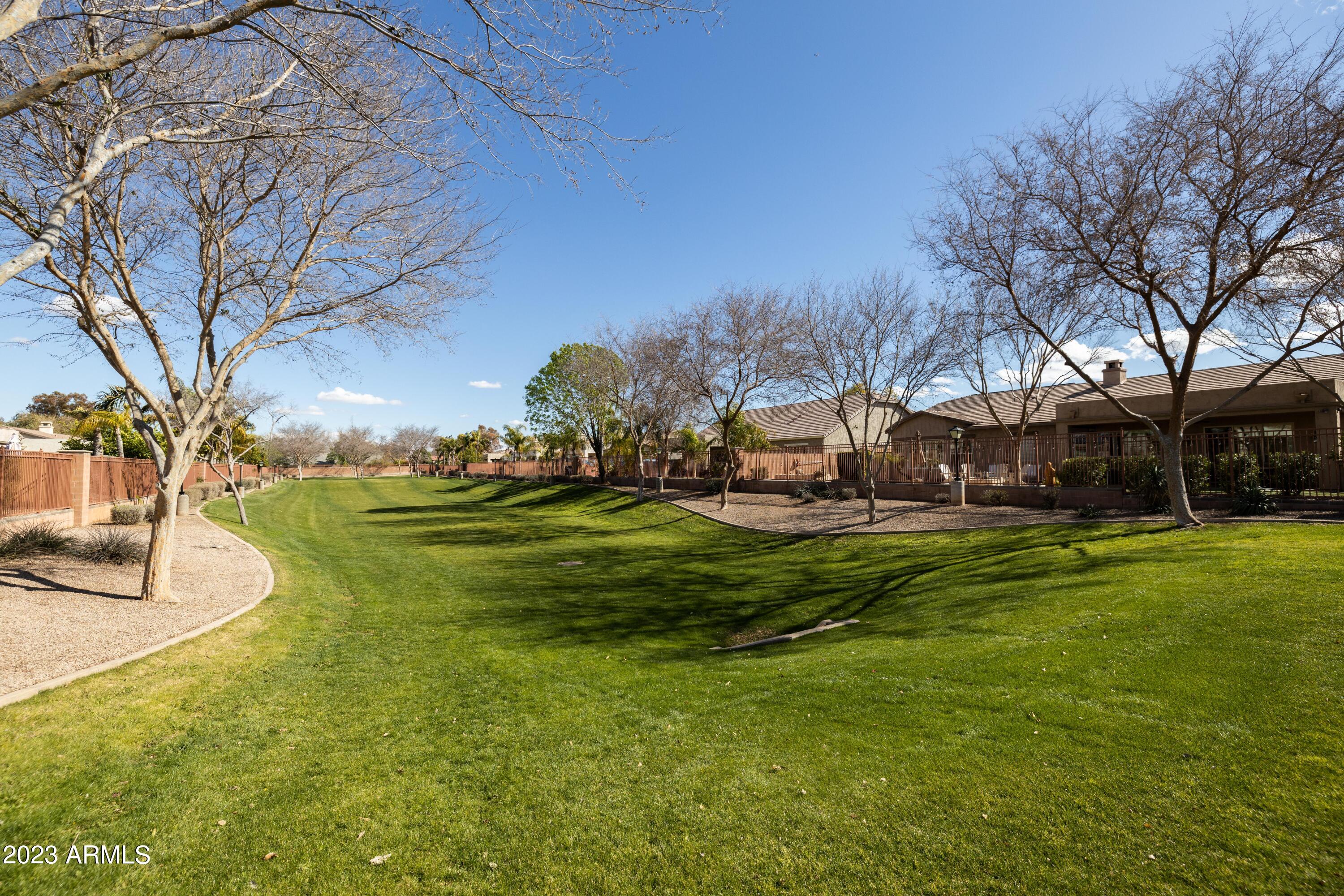 2089 E LYNX Place