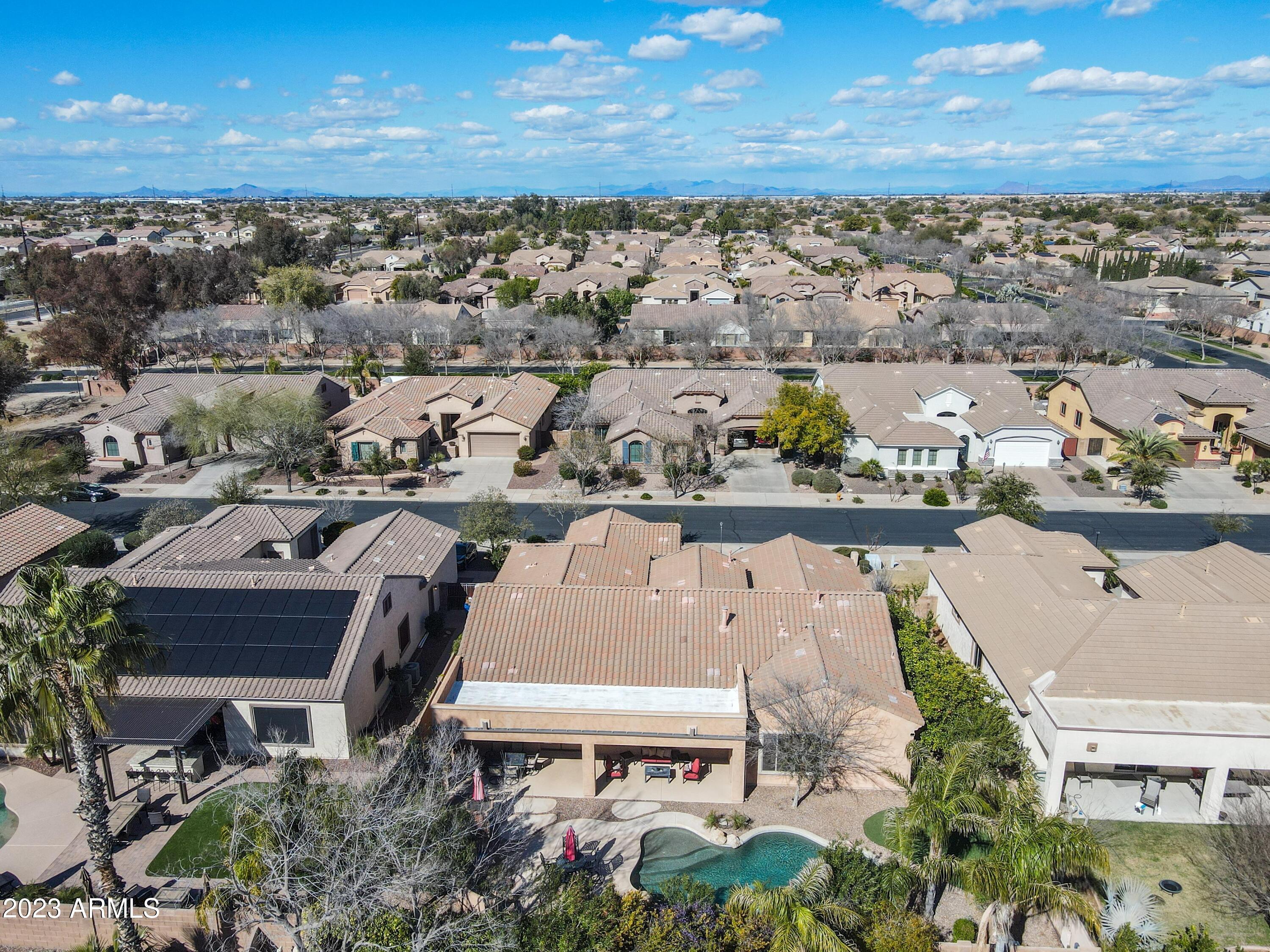 2089 E LYNX Place