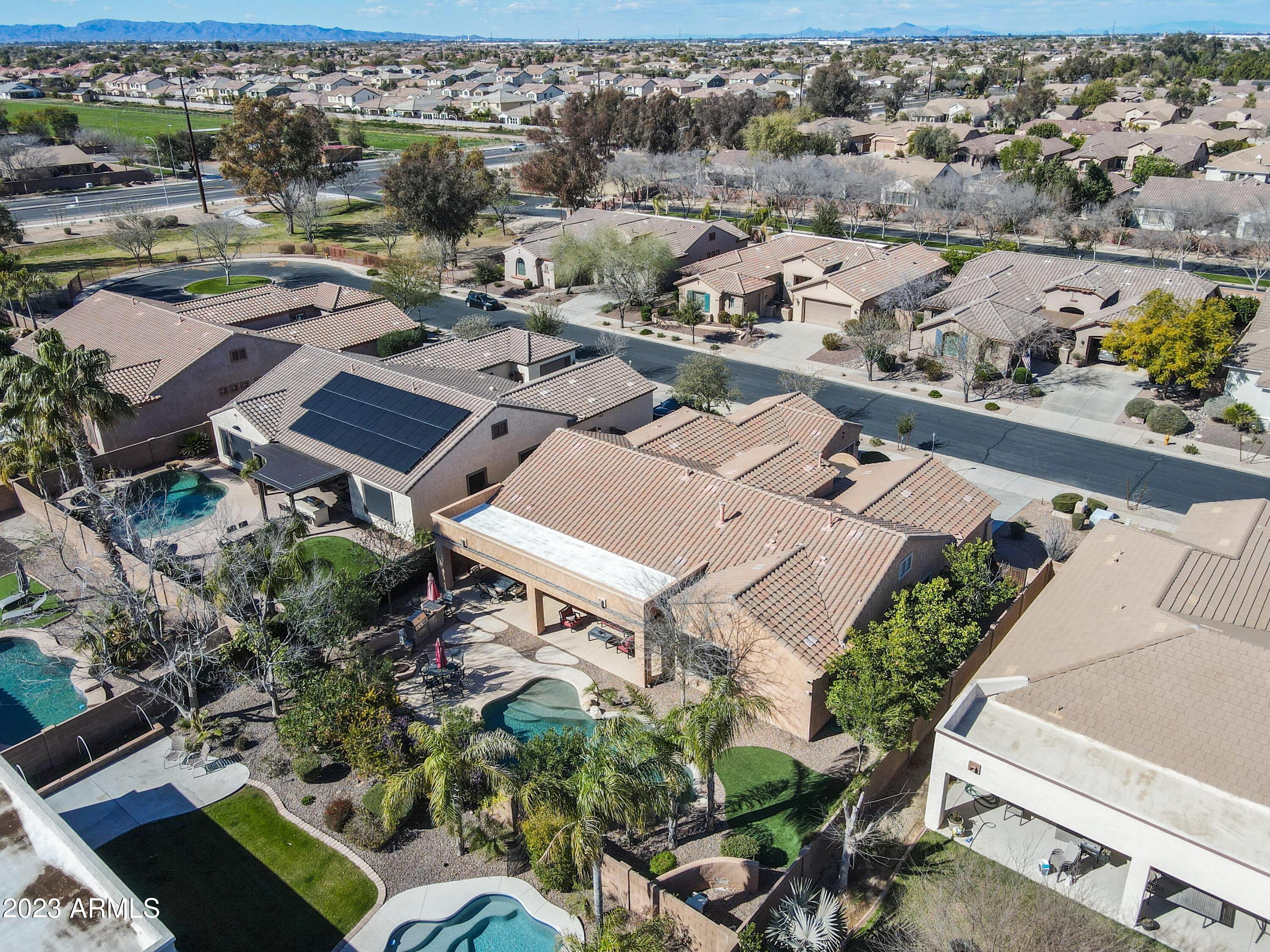 2089 E LYNX Place