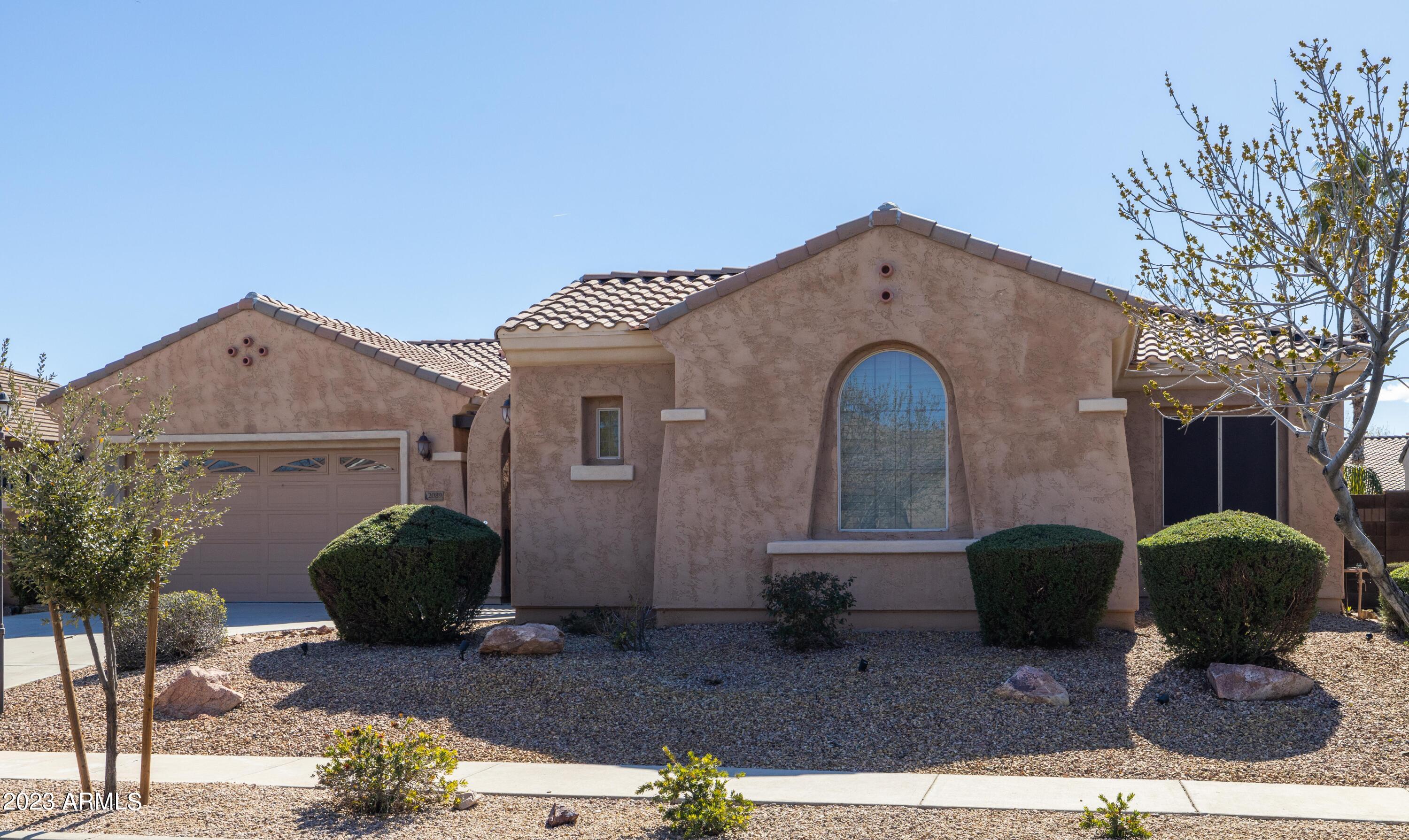2089 E LYNX Place