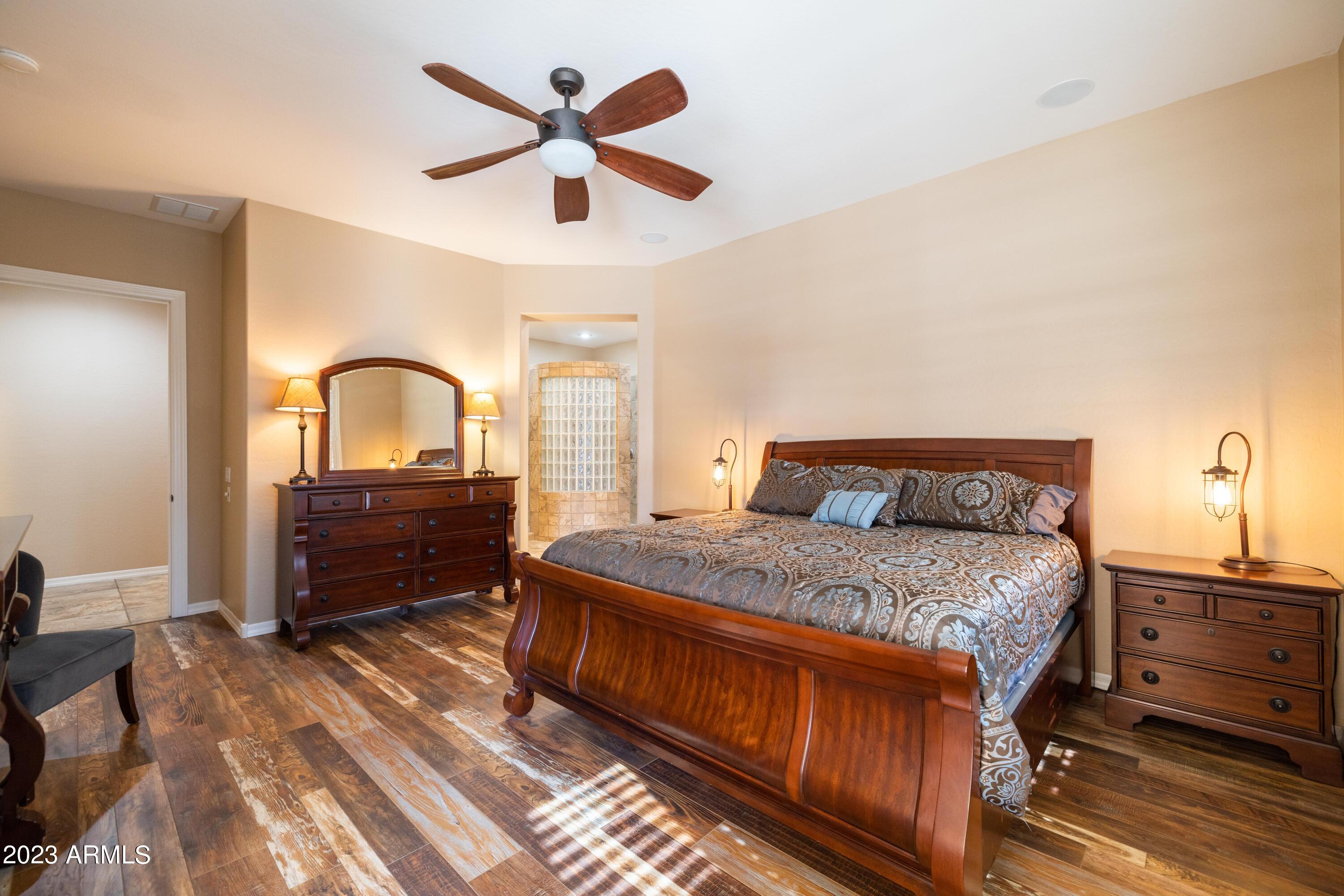 2089 E LYNX Place