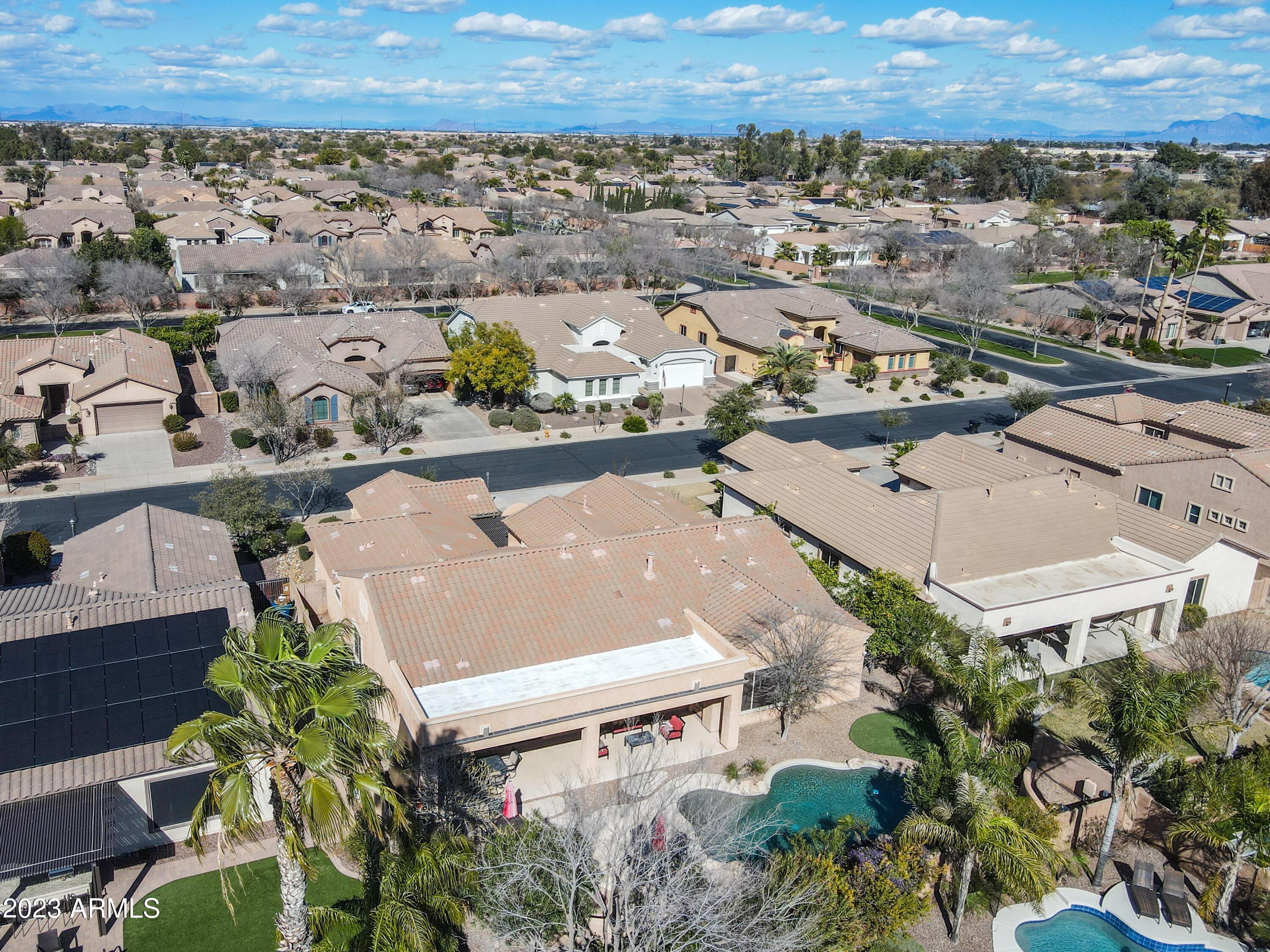 2089 E LYNX Place