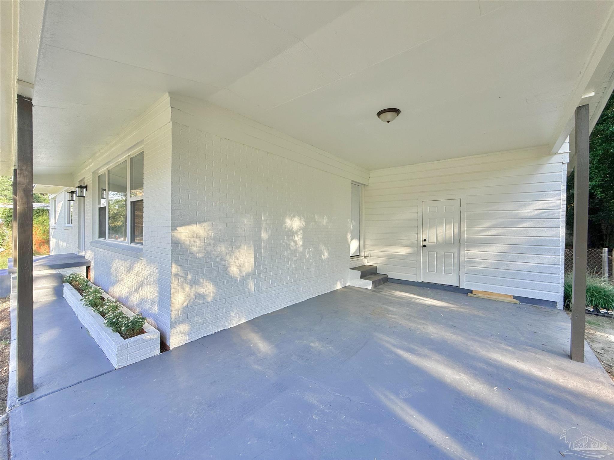 6352 Sunnyside Dr