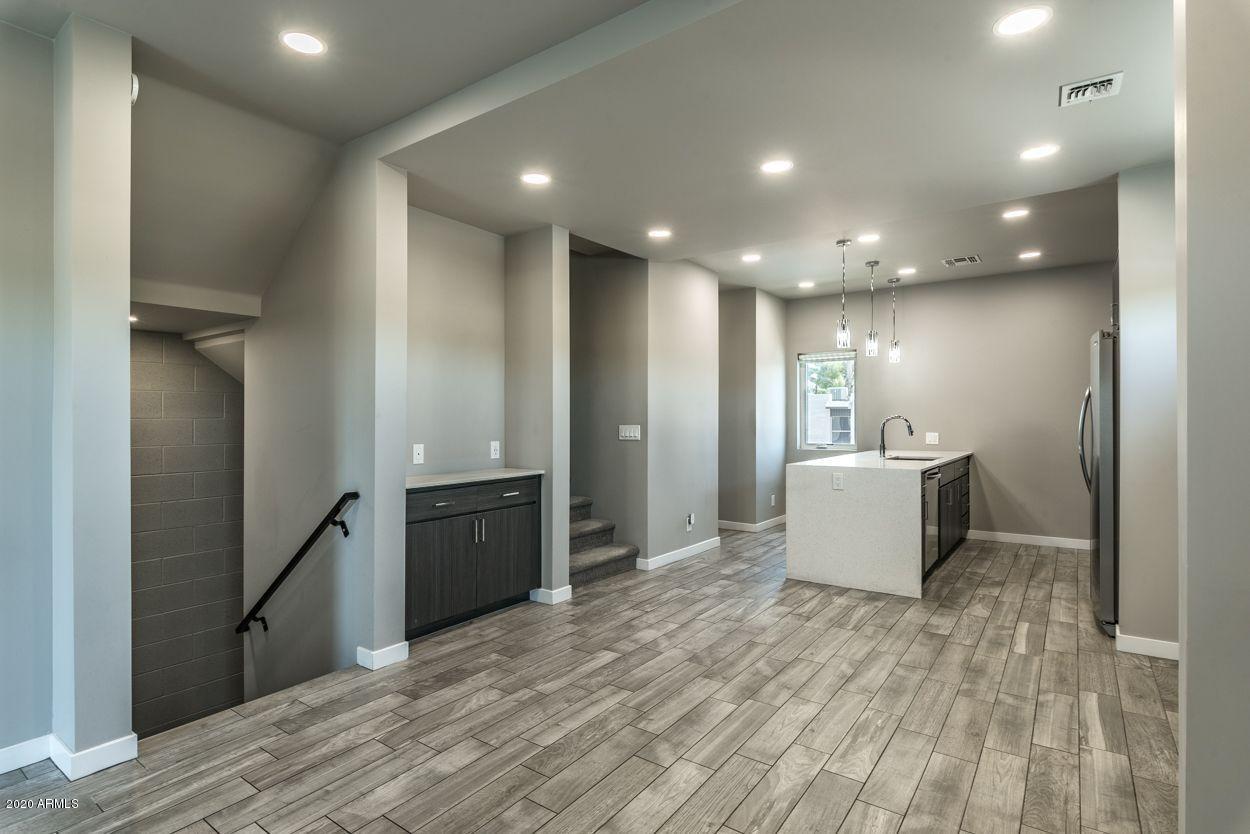 2727 E THOMAS Road # 9