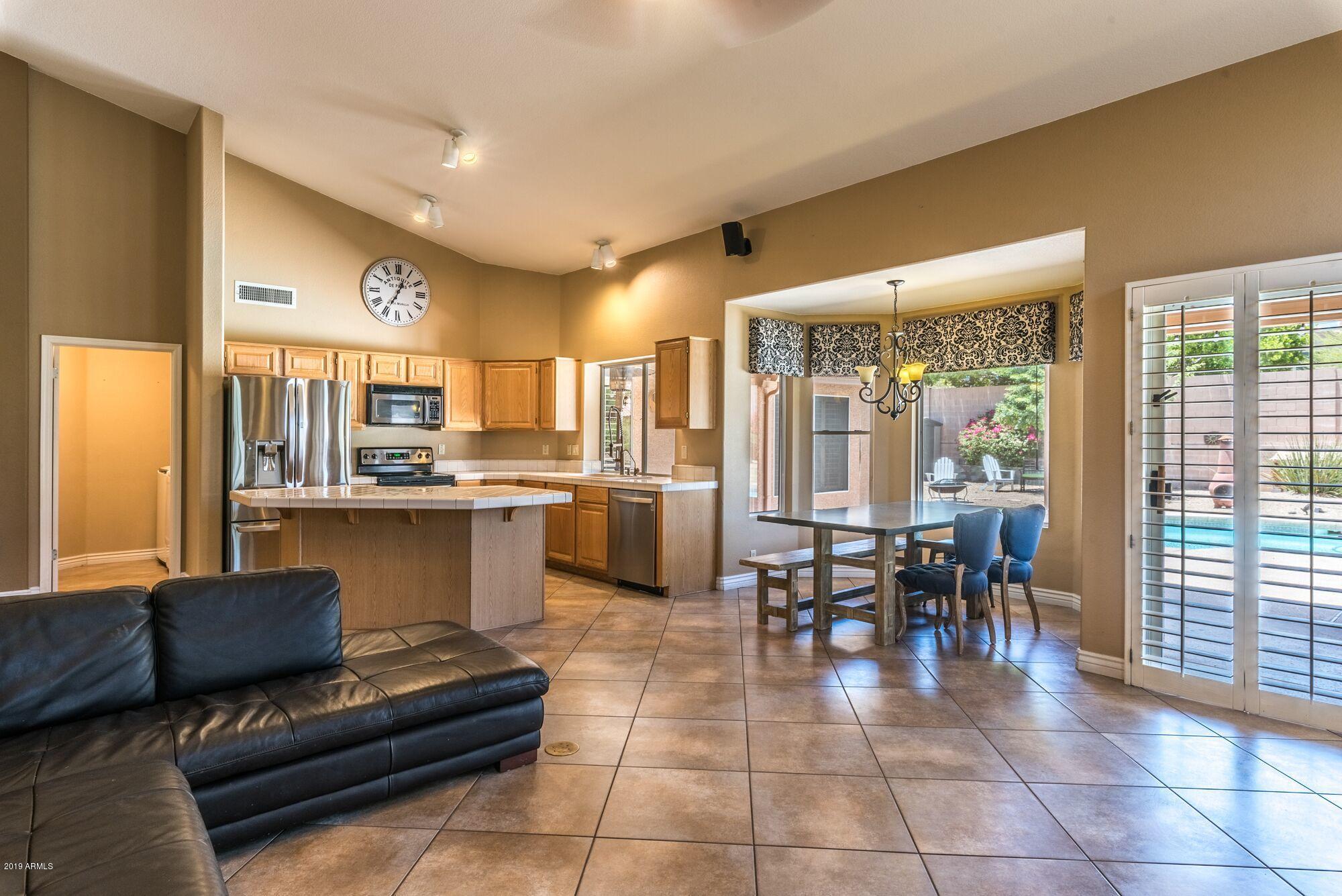 626 W MOUNTAIN VISTA Drive