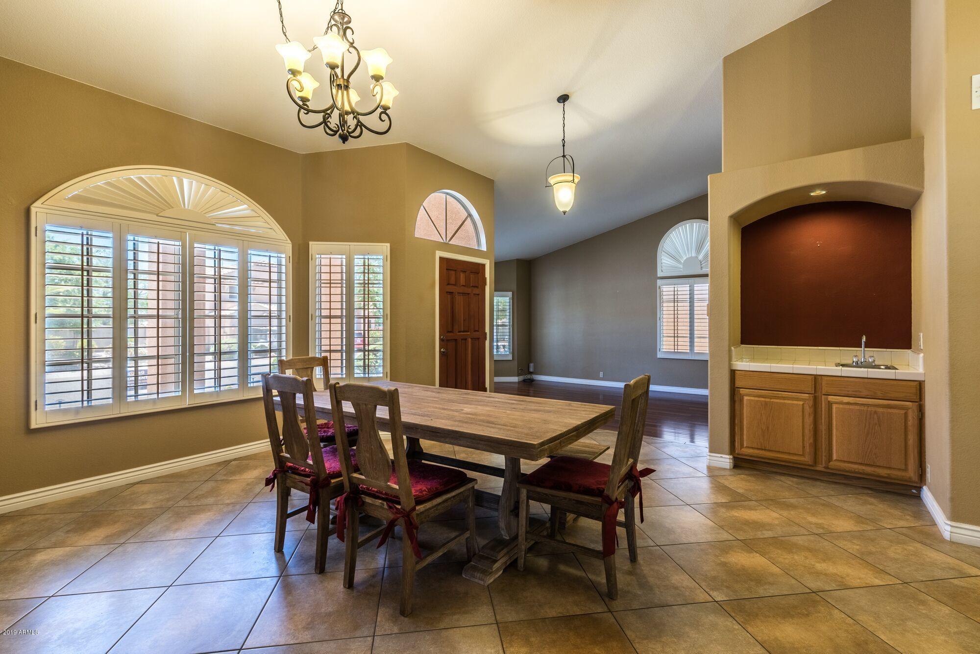 626 W MOUNTAIN VISTA Drive