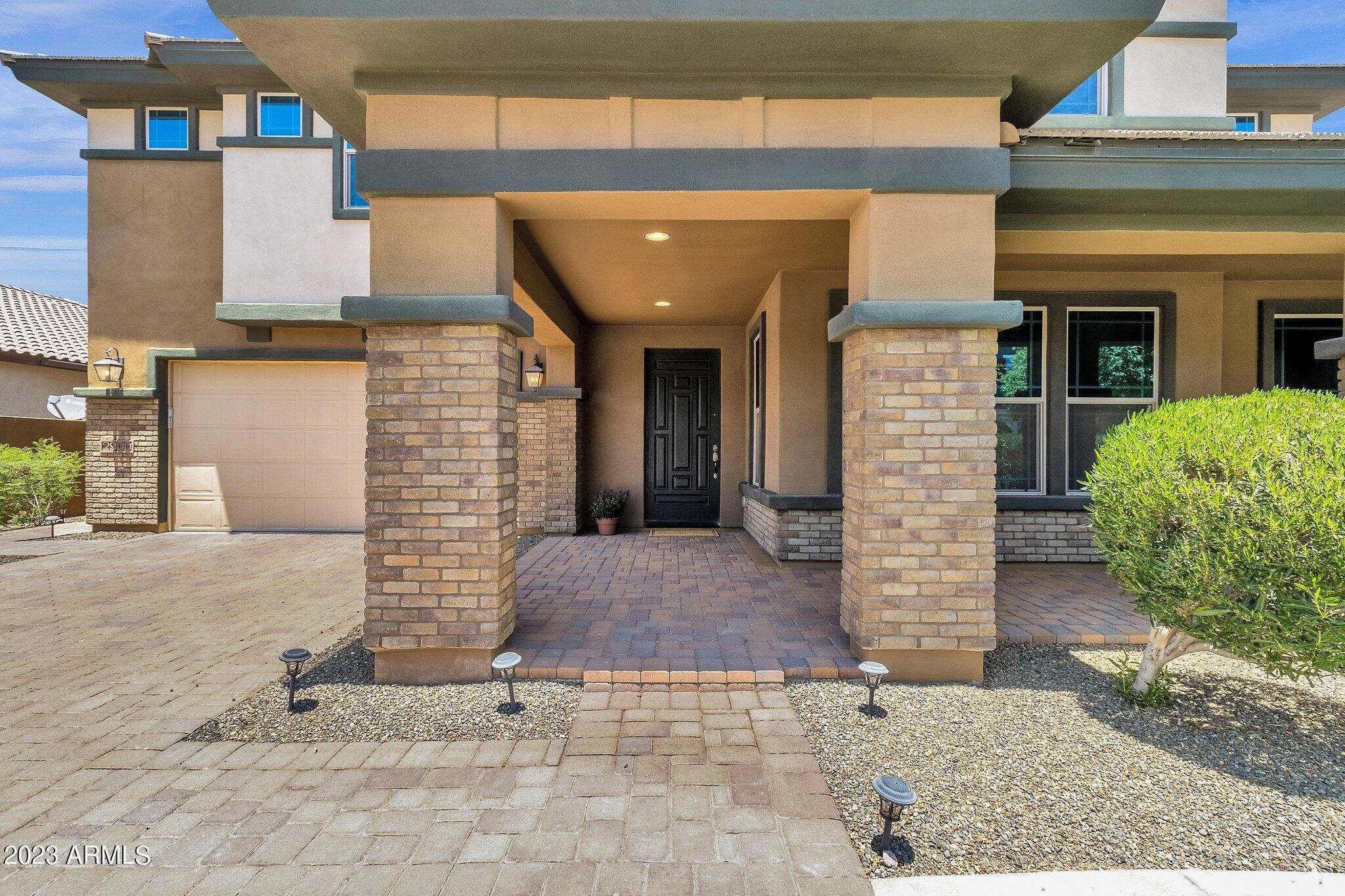 2900 E SUNRISE Place