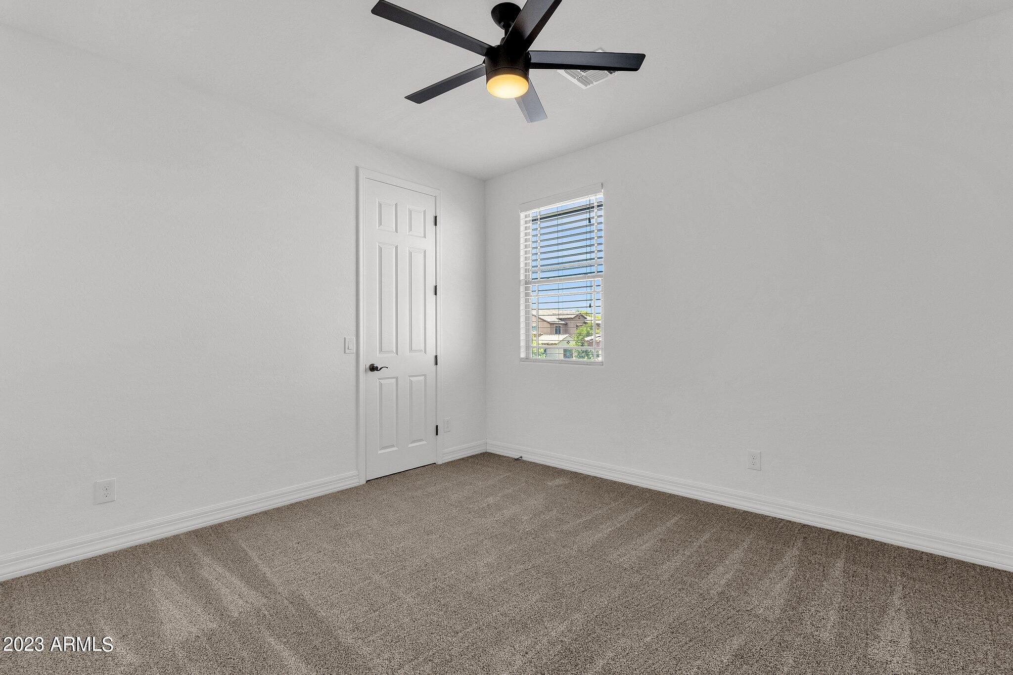 2900 E SUNRISE Place
