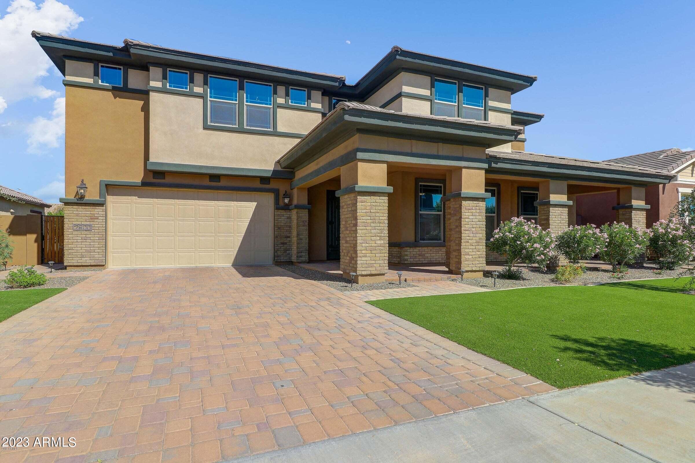 2900 E SUNRISE Place
