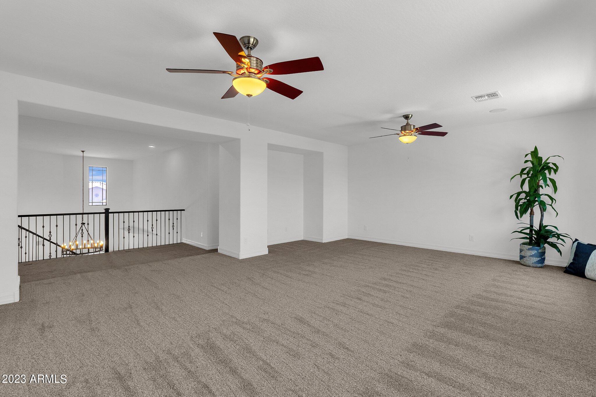 2900 E SUNRISE Place