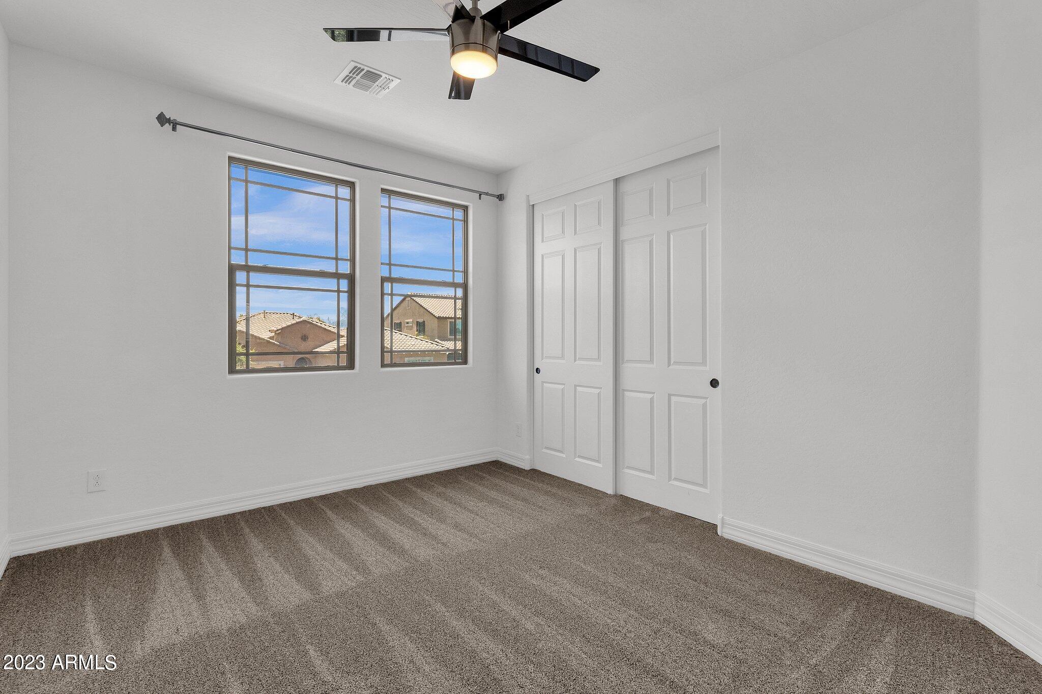 2900 E SUNRISE Place