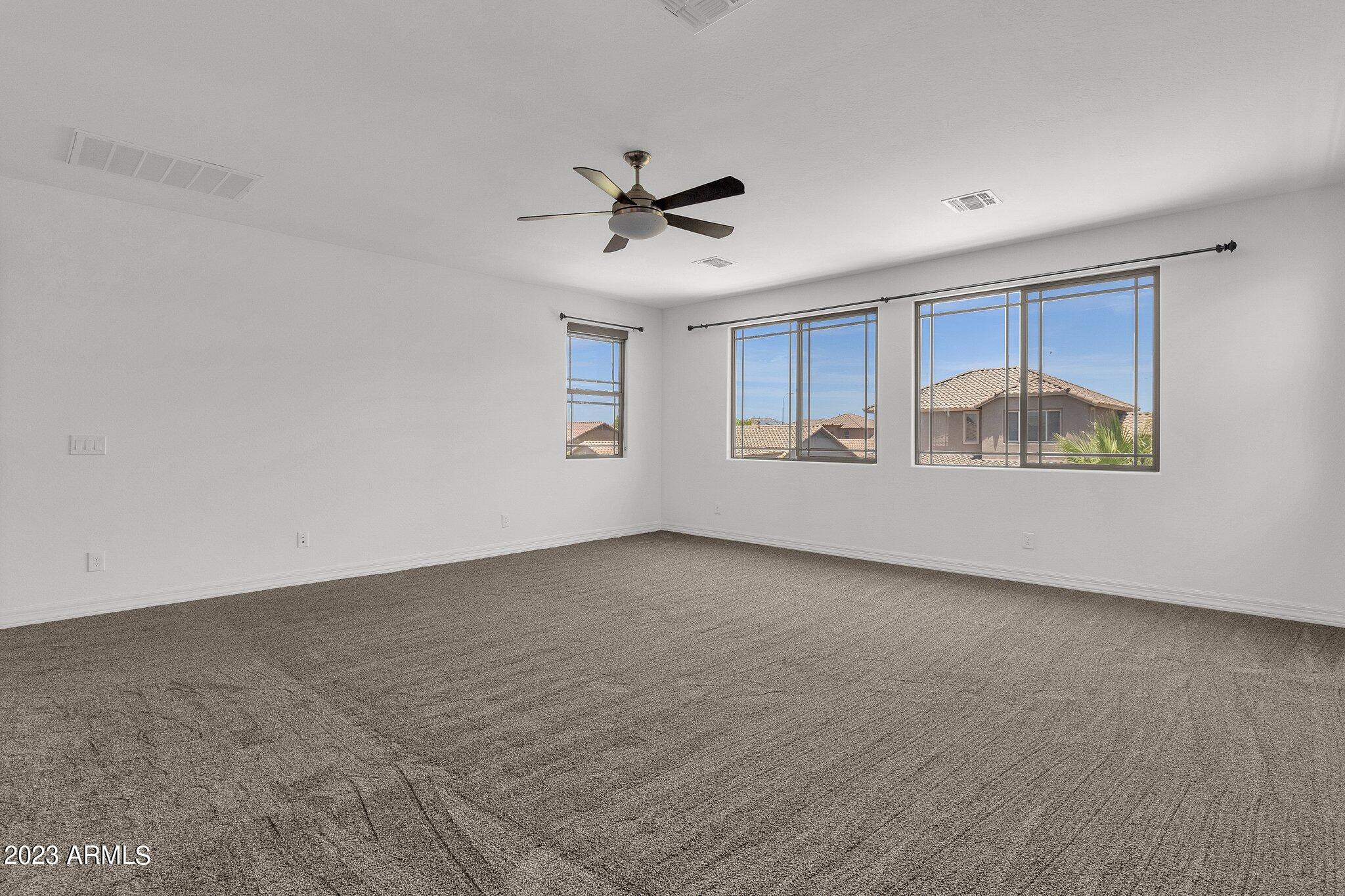 2900 E SUNRISE Place