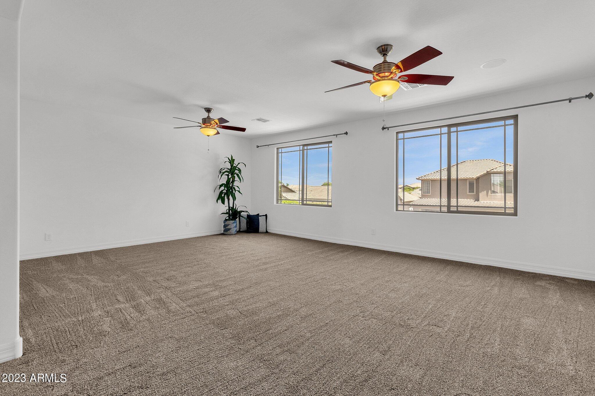 2900 E SUNRISE Place