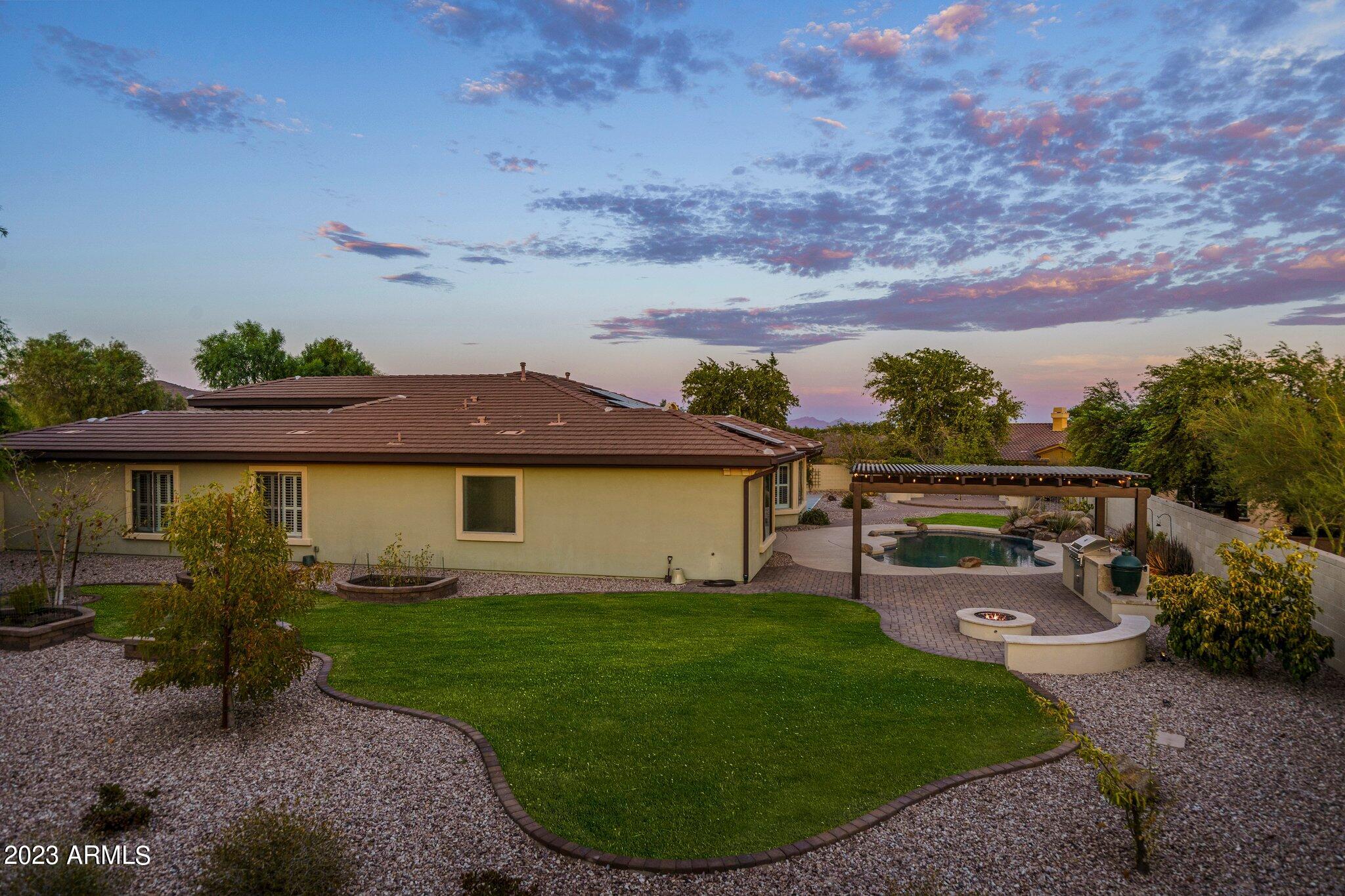 1841 W DUSTY WREN Drive