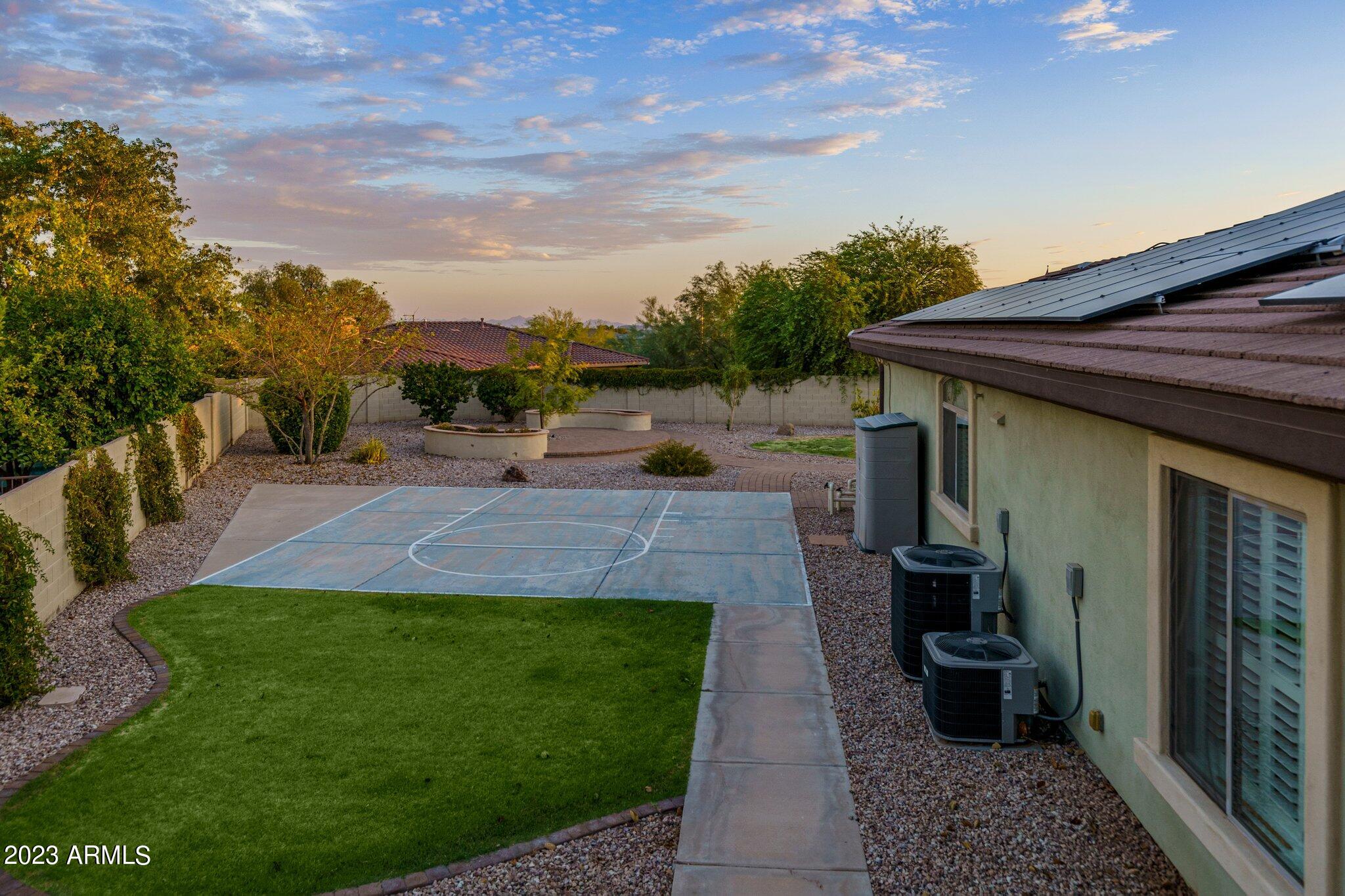 1841 W DUSTY WREN Drive