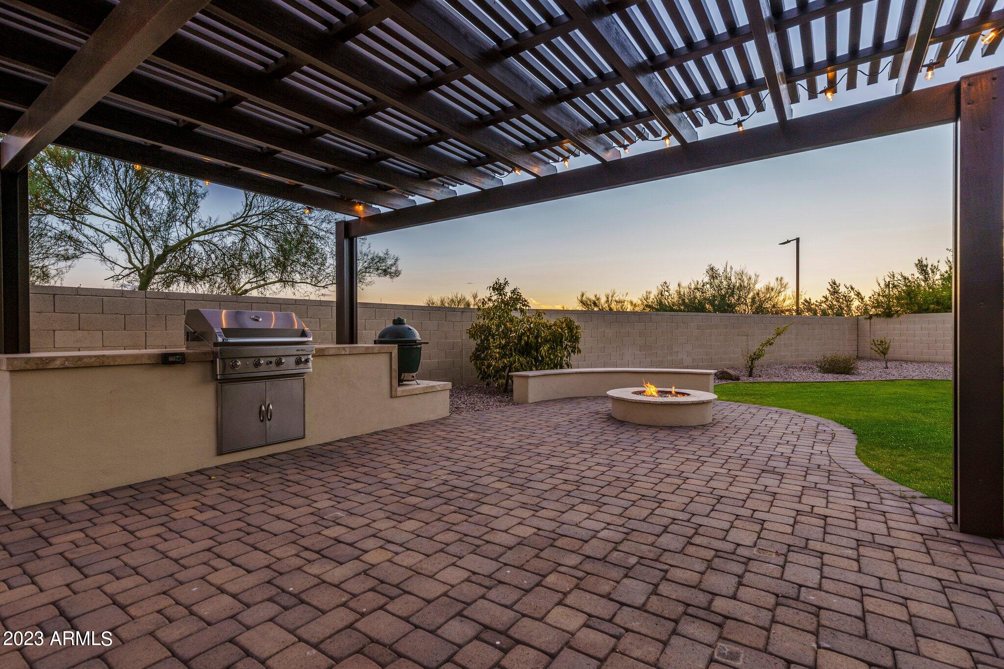 1841 W DUSTY WREN Drive