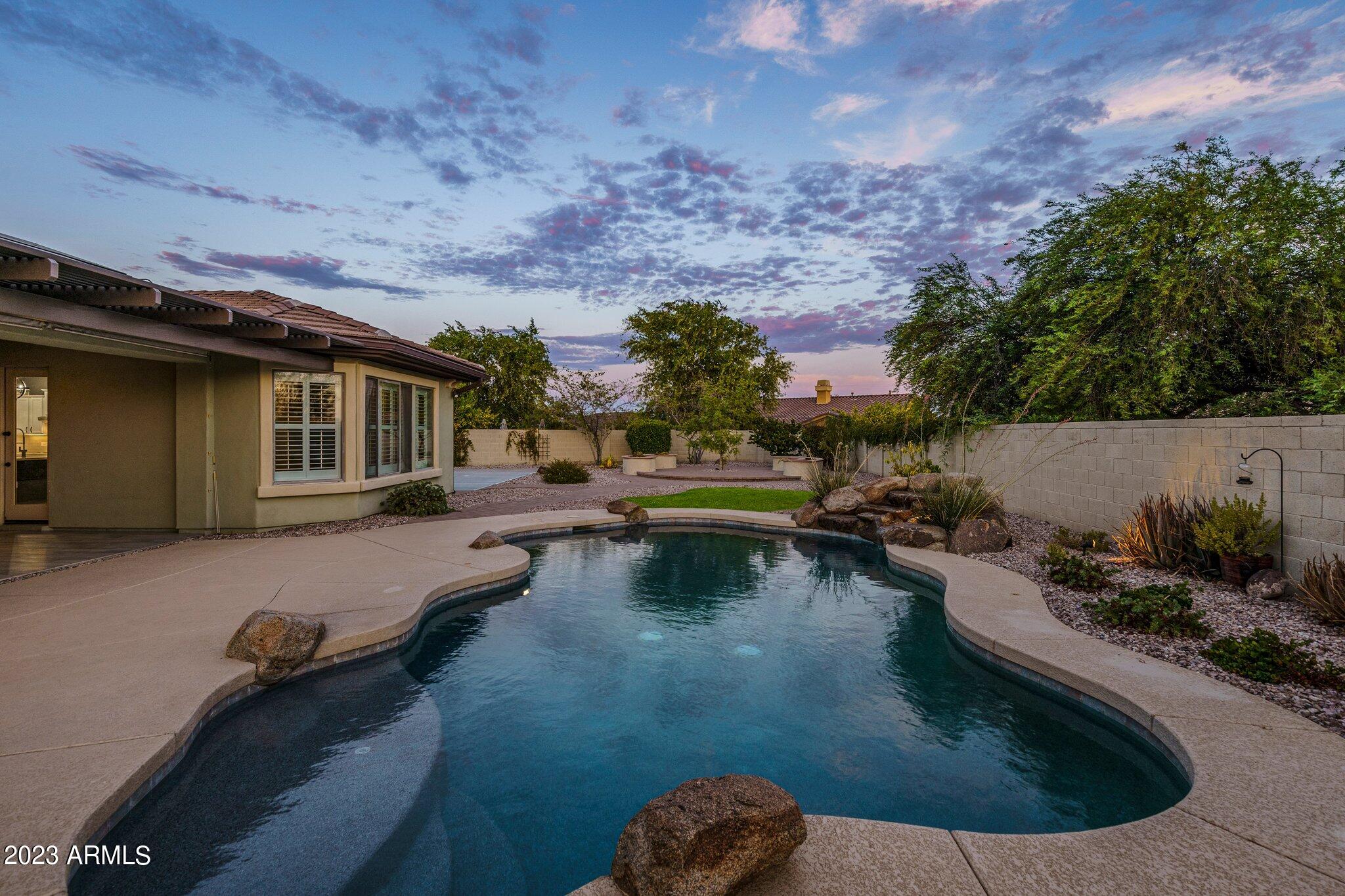 1841 W DUSTY WREN Drive