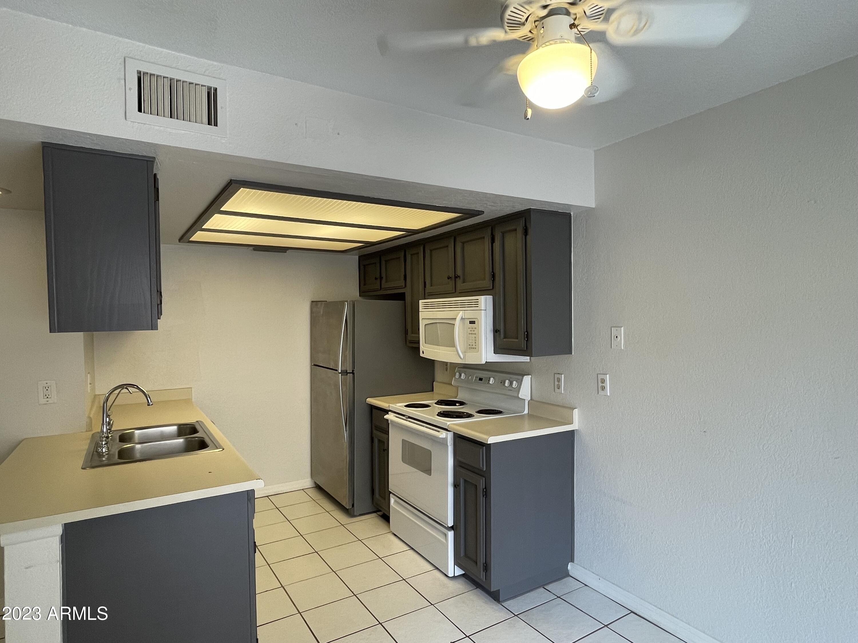 520 N STAPLEY Drive, 116