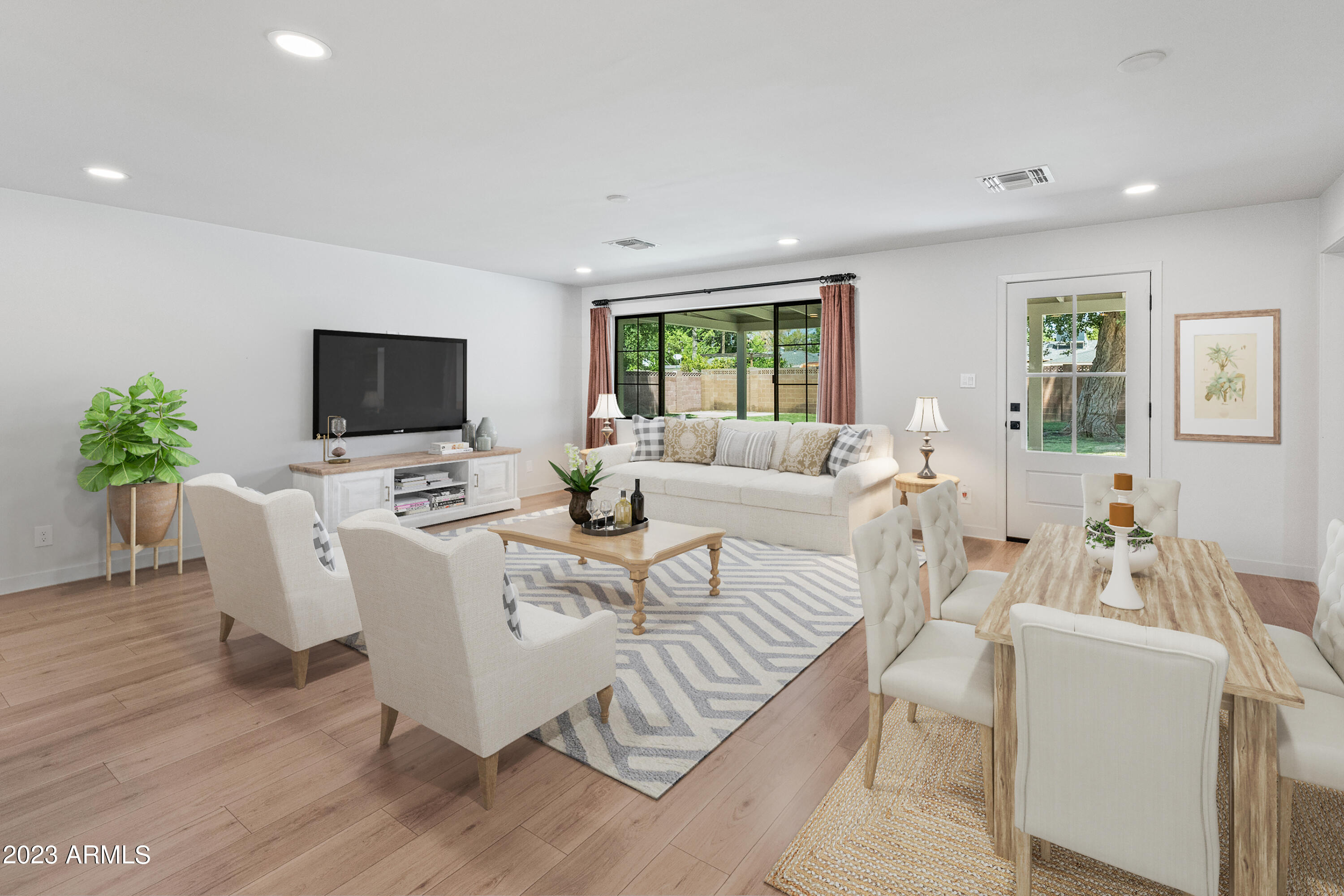 4302 E Catalina Drive