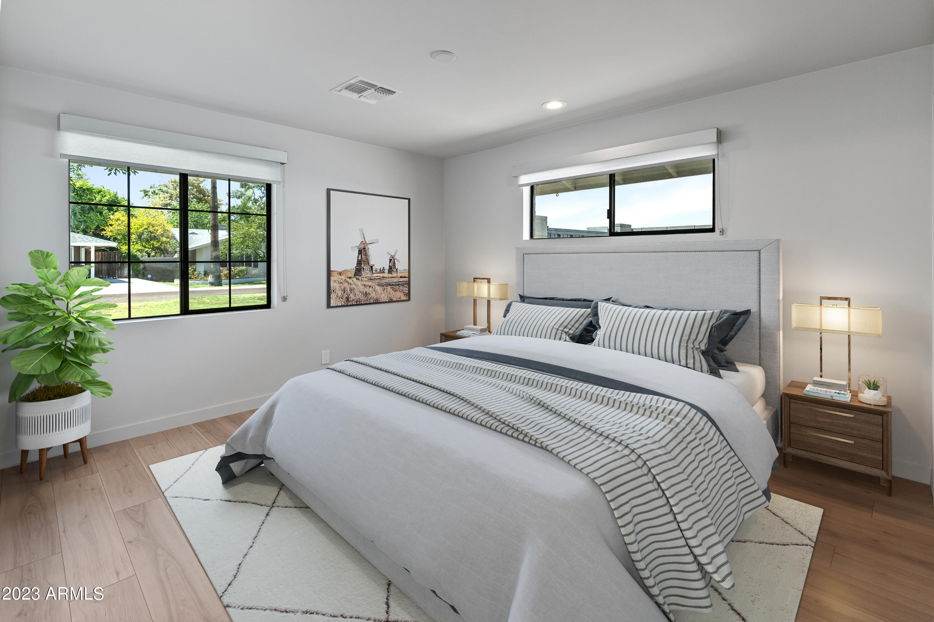 4302 E Catalina Drive