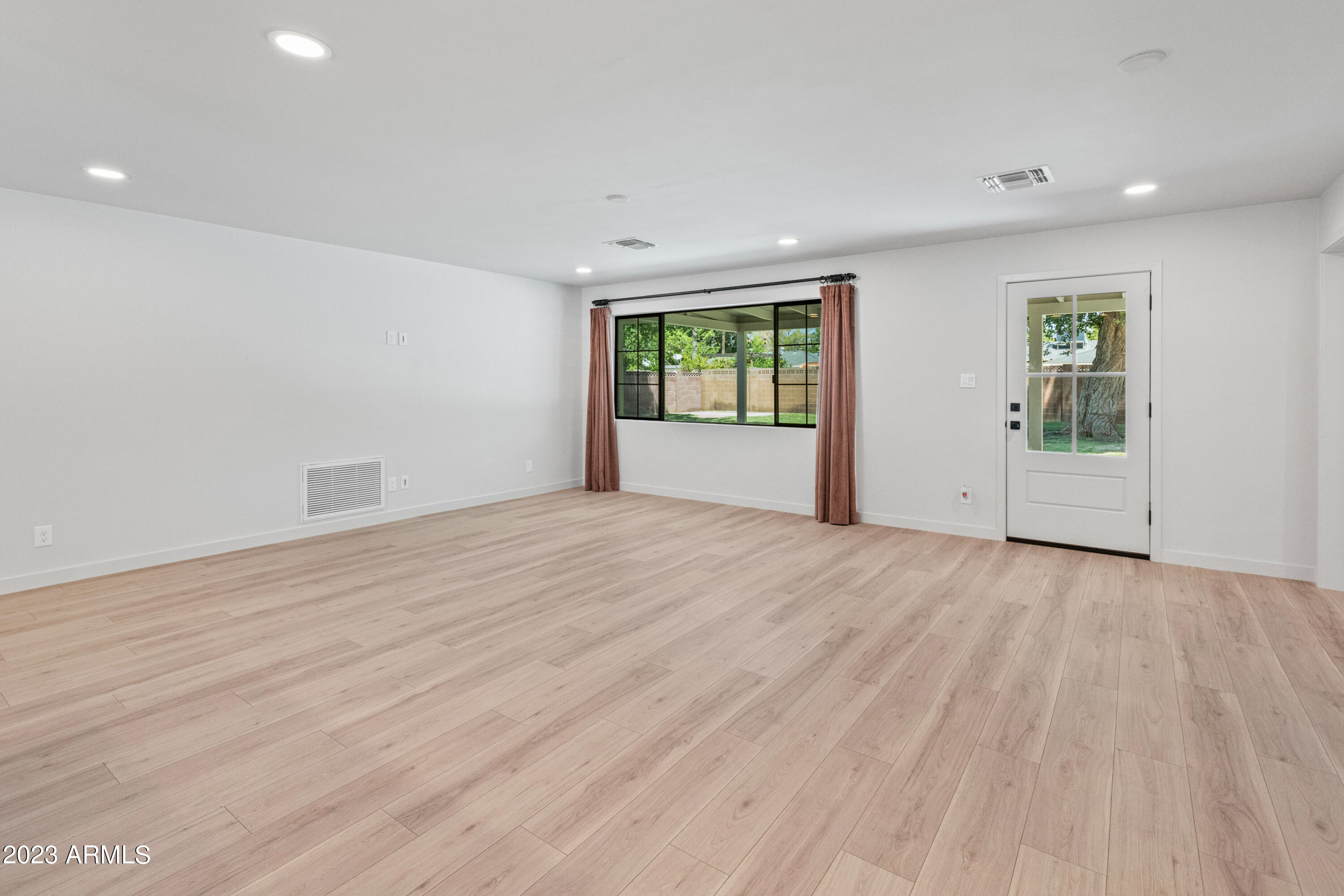 4302 E Catalina Drive