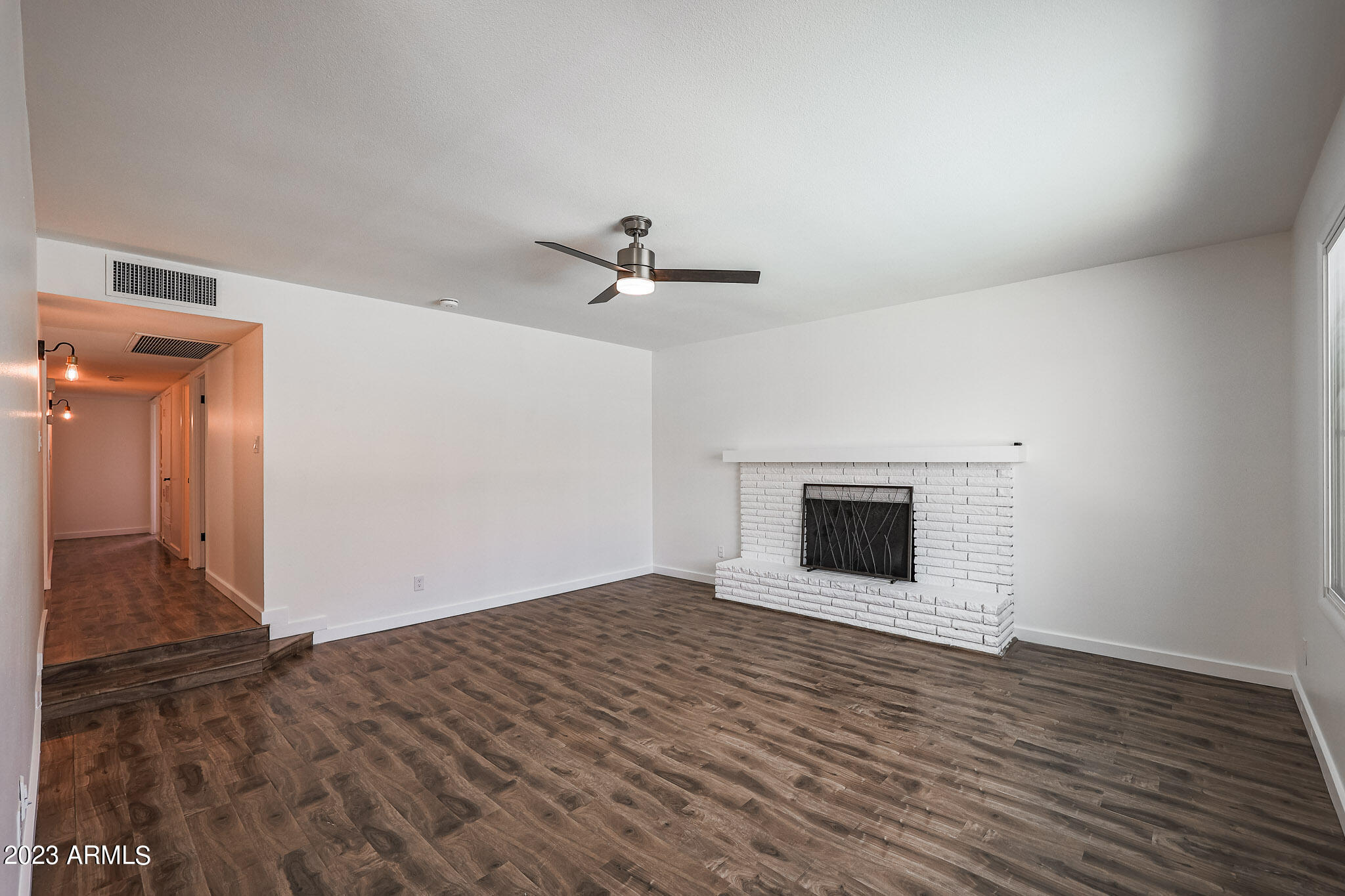 4518 W ROSE Lane