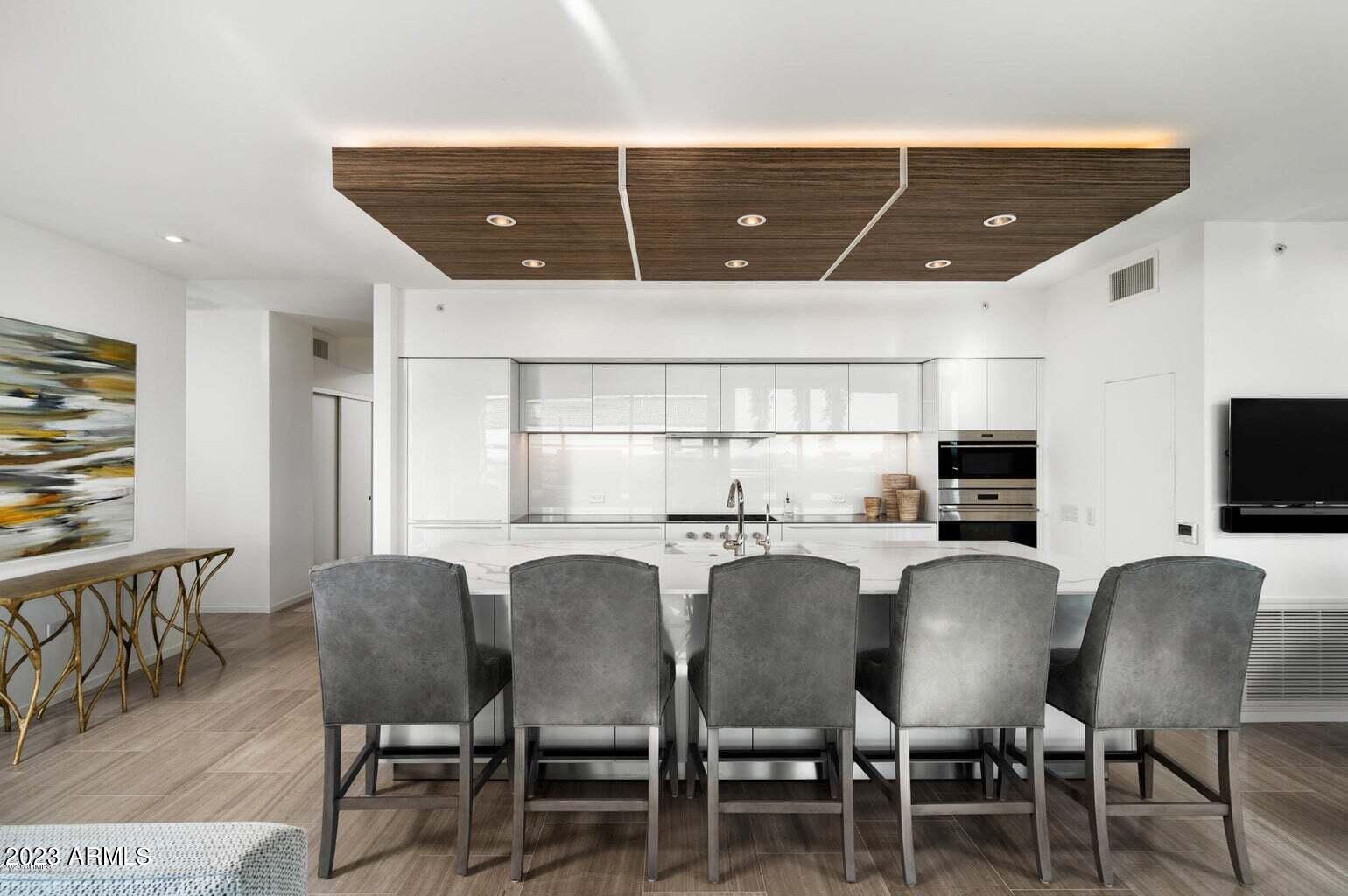 7120 E KIERLAND Boulevard, 917