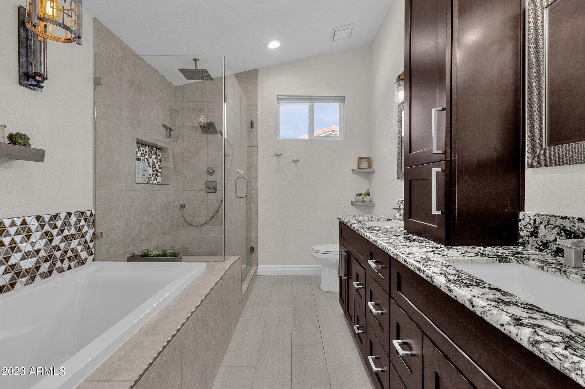 2678 W MONTGOMERY Drive