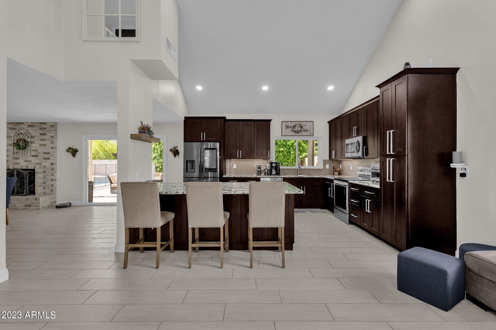 2678 W MONTGOMERY Drive