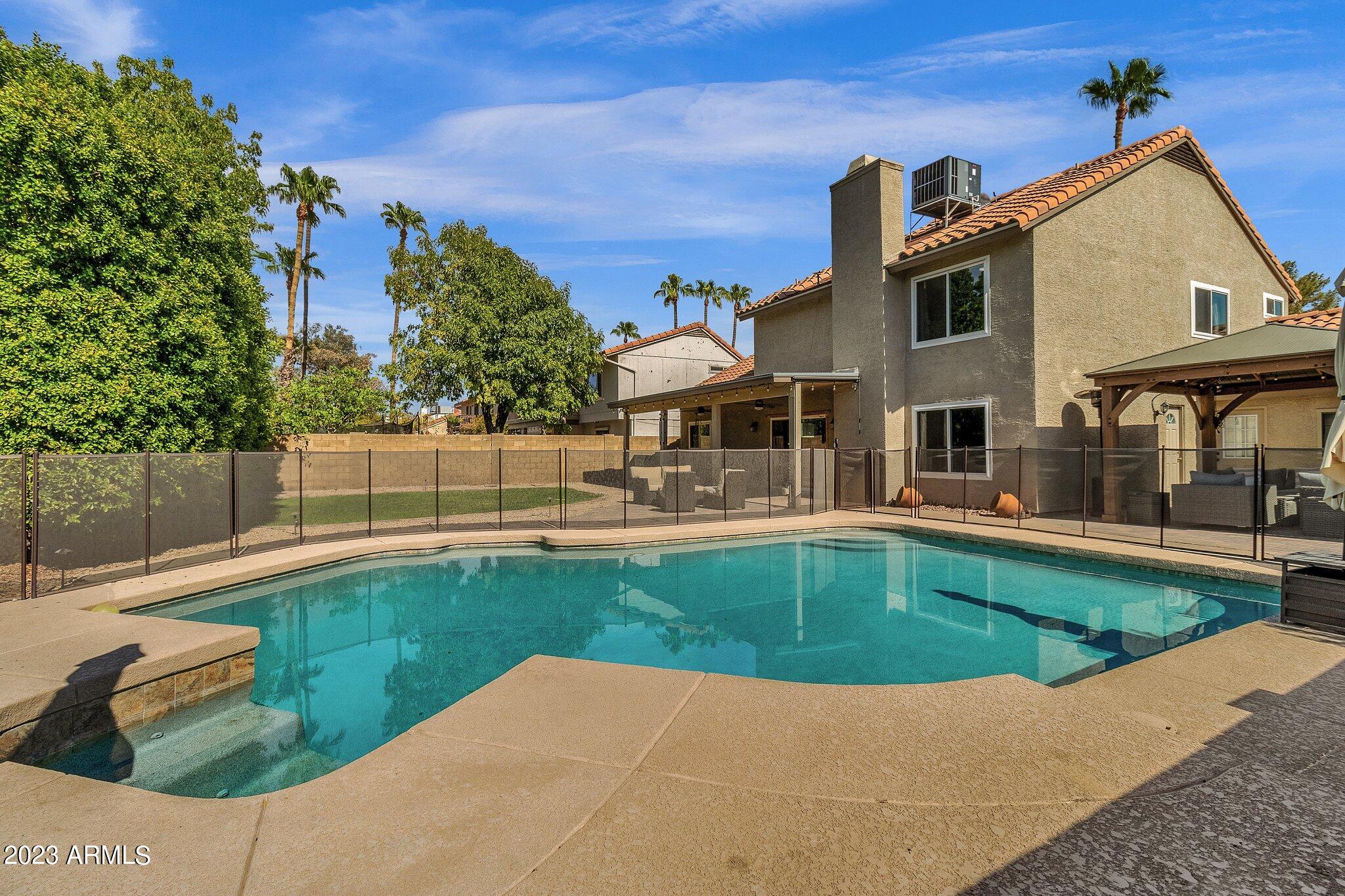 2678 W MONTGOMERY Drive